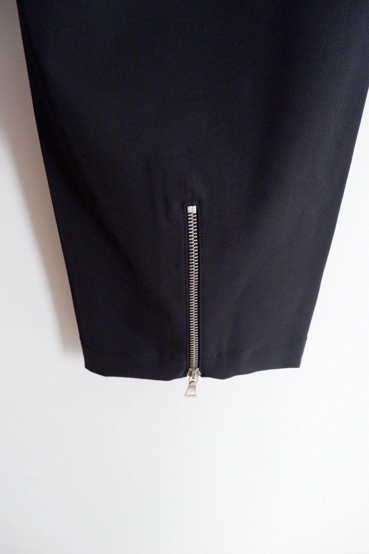Prada PRADA Nylon Gabardine Cropped Belted Zipper Leg Pants Size US 34 / EU 50 - 6 Thumbnail