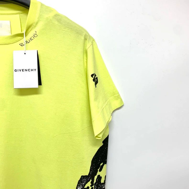 Givenchy Givenchy New Spray Painted Short Sleeve, Size S, with Tag! Size US S / EU 44-46 / 1 - 6 Thumbnail