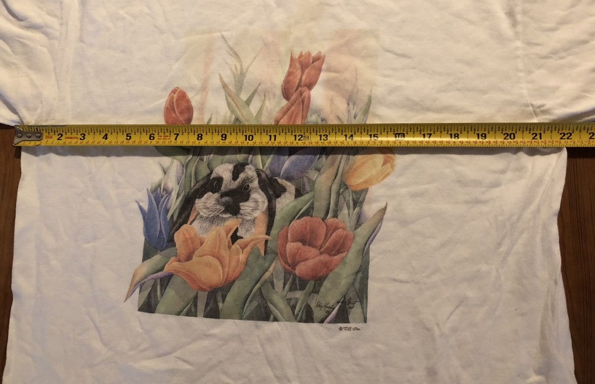 Vintage Vintage 90s Rabbit Among Tulips T Shirt S/XL Size US XL / EU 56 / 4 - 6 Thumbnail