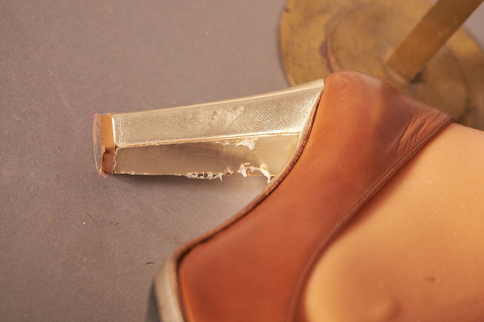 Diane von Furstenberg Vintage Y2K Diane Von Furstenberg Calf Skin Pumps Heels Size US 7.5 / IT 37.5 - 7 Thumbnail