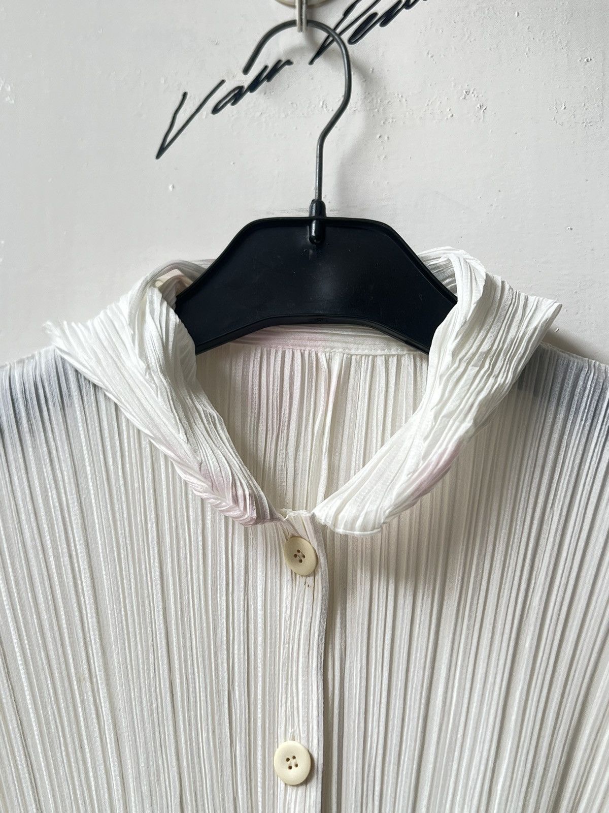 Pleats Please Issey Miyake ISSEY MIYAKE PLEATS PLEASE White Shirt Size US S / EU 44-46 / 1 - 4 Thumbnail