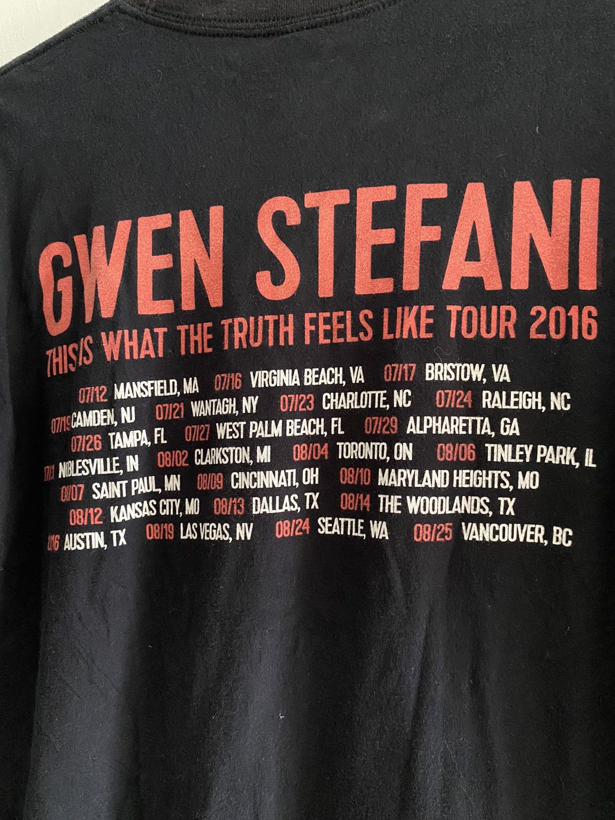 Band Tees × Vintage Gwen Stefani tour 2016 tee Size US M / EU 48-50 / 2 - 4 Thumbnail