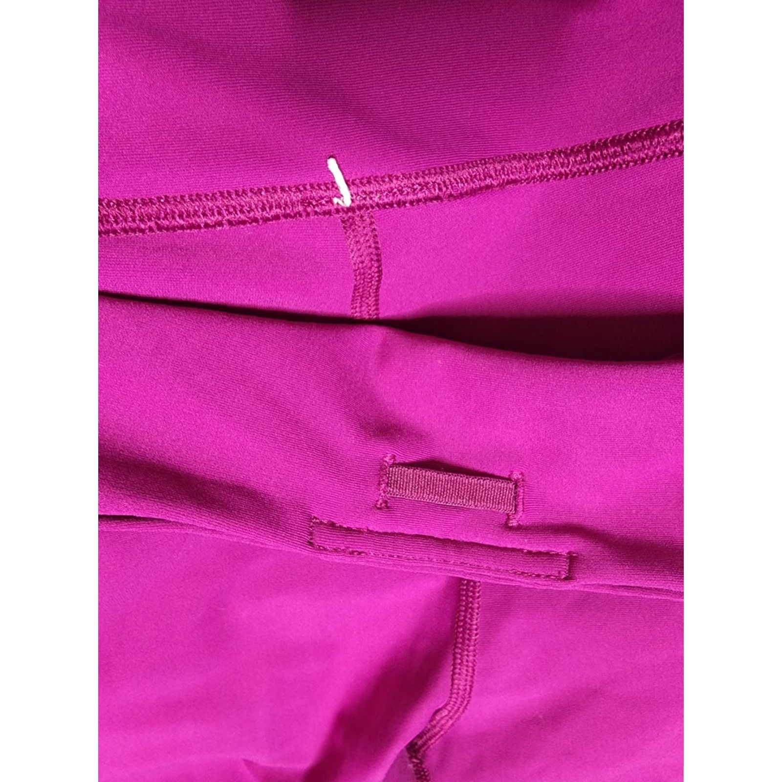Lululemon Lululemon Purple Cropped Leggings Reflective Dots Zip Pocket Size 8 Womens Yoga Gym Running CROP Size 27" / US 4 / IT 40 - 4 Thumbnail