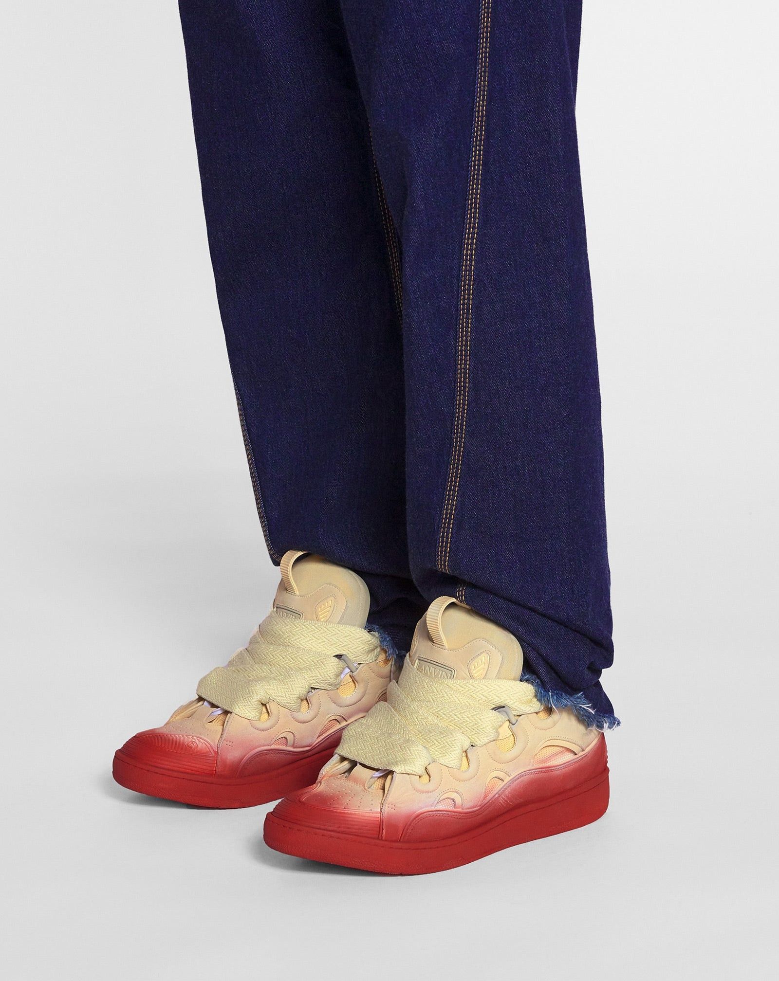 oc11z0325 Curb Low Top Sneakers in Light Yellow/Red