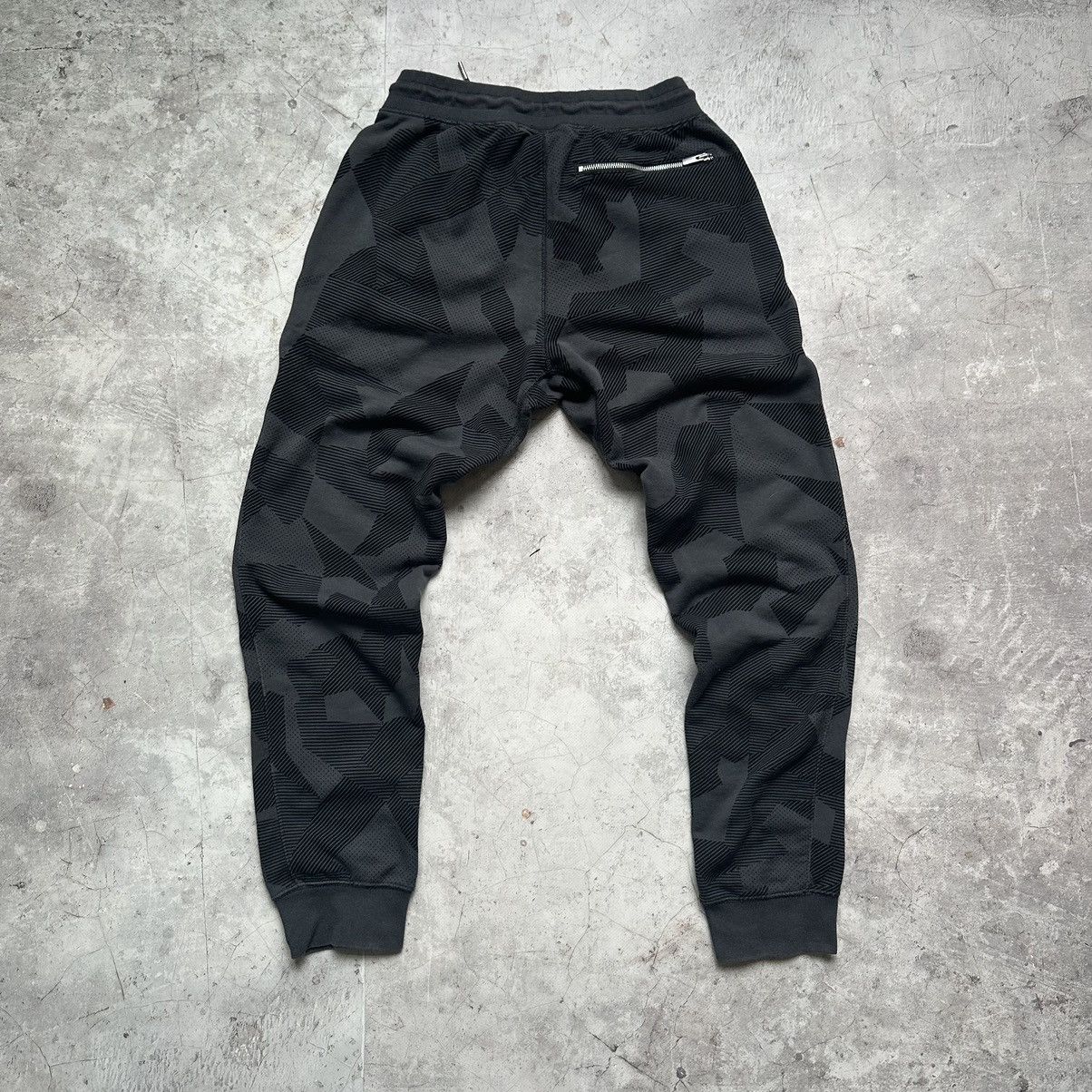 Jordan Brand × Nike Nike Paris Saint Germain Sweatpants Size US 30 / EU 46 - 2 Thumbnail