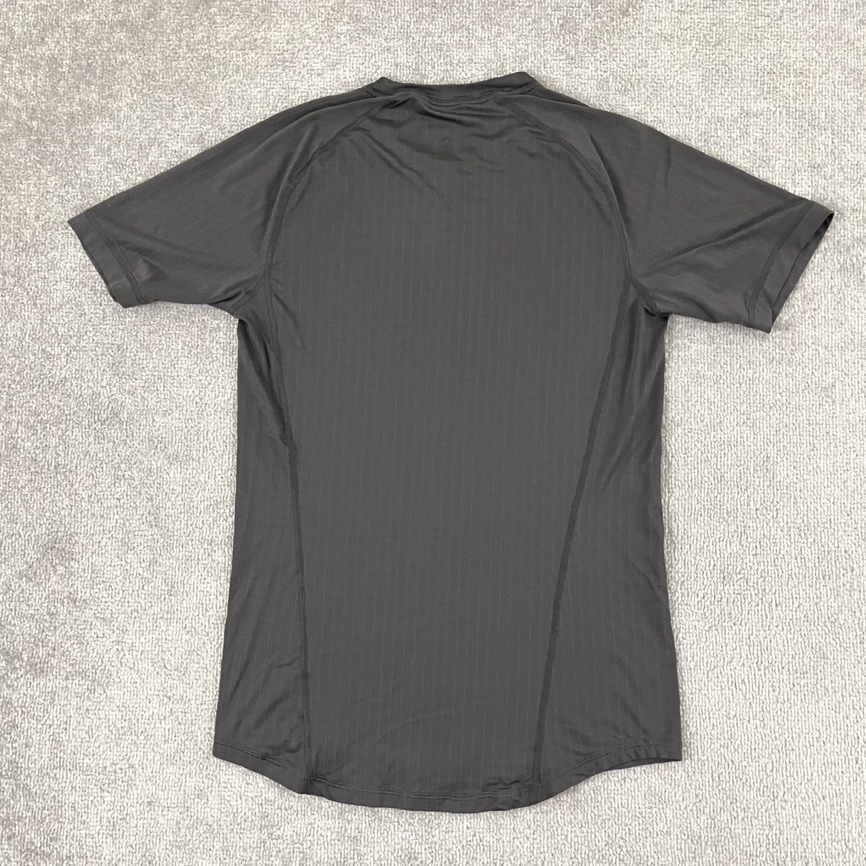 Lululemon Lululemon Shirt Mens Small Gray Striped Stretch Crewneck Travel Everyday Comfort Shirt Men's Small Gray Striped Athletic Crewneck T-Shirt Size US S / EU 44-46 / 1 - 2 Thumbnail