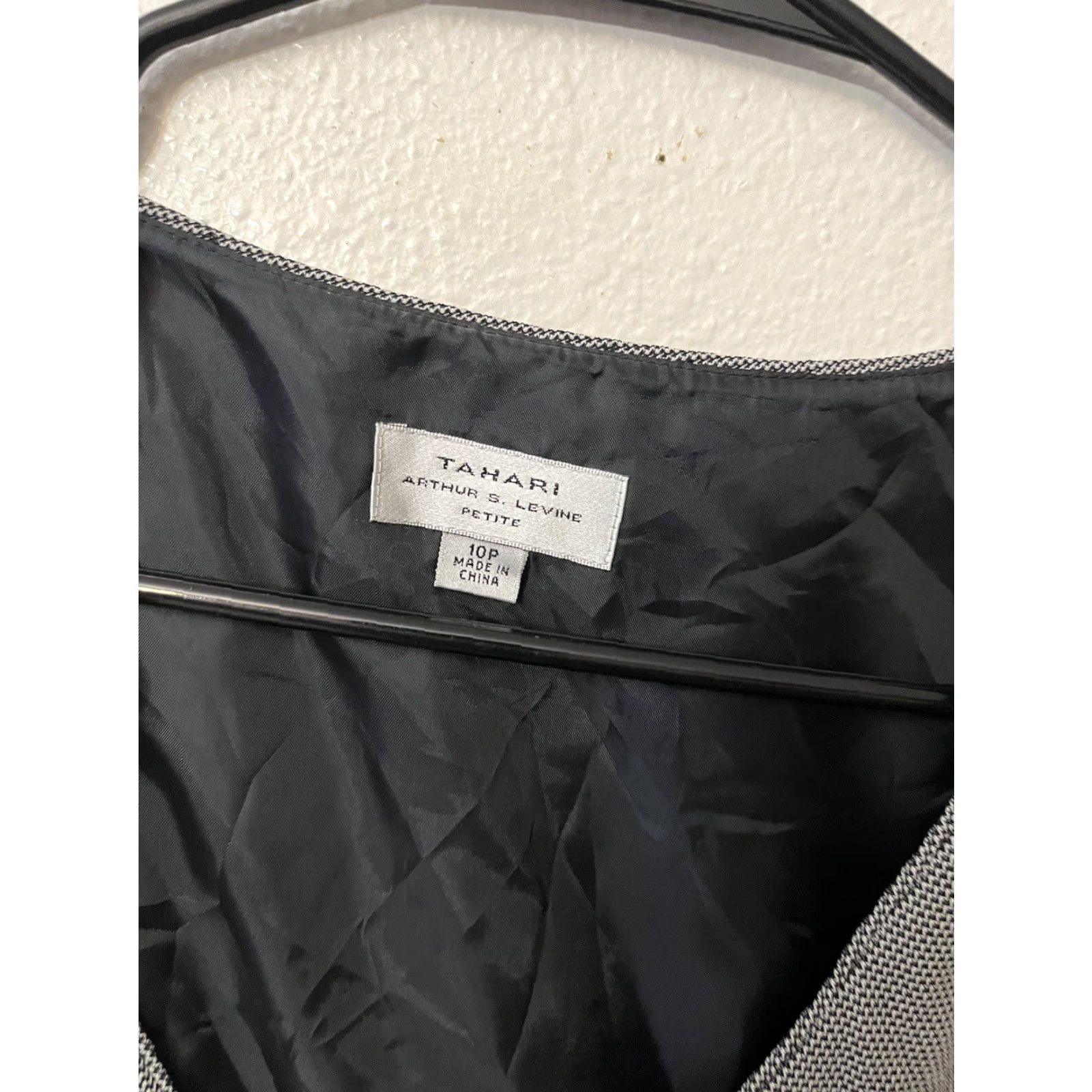 Vintage Tahari Arthur S. Levine Vest Women’s Size 10P Gray Sleeveless Pullover Size L / US 10 / IT 46 - 2 Thumbnail