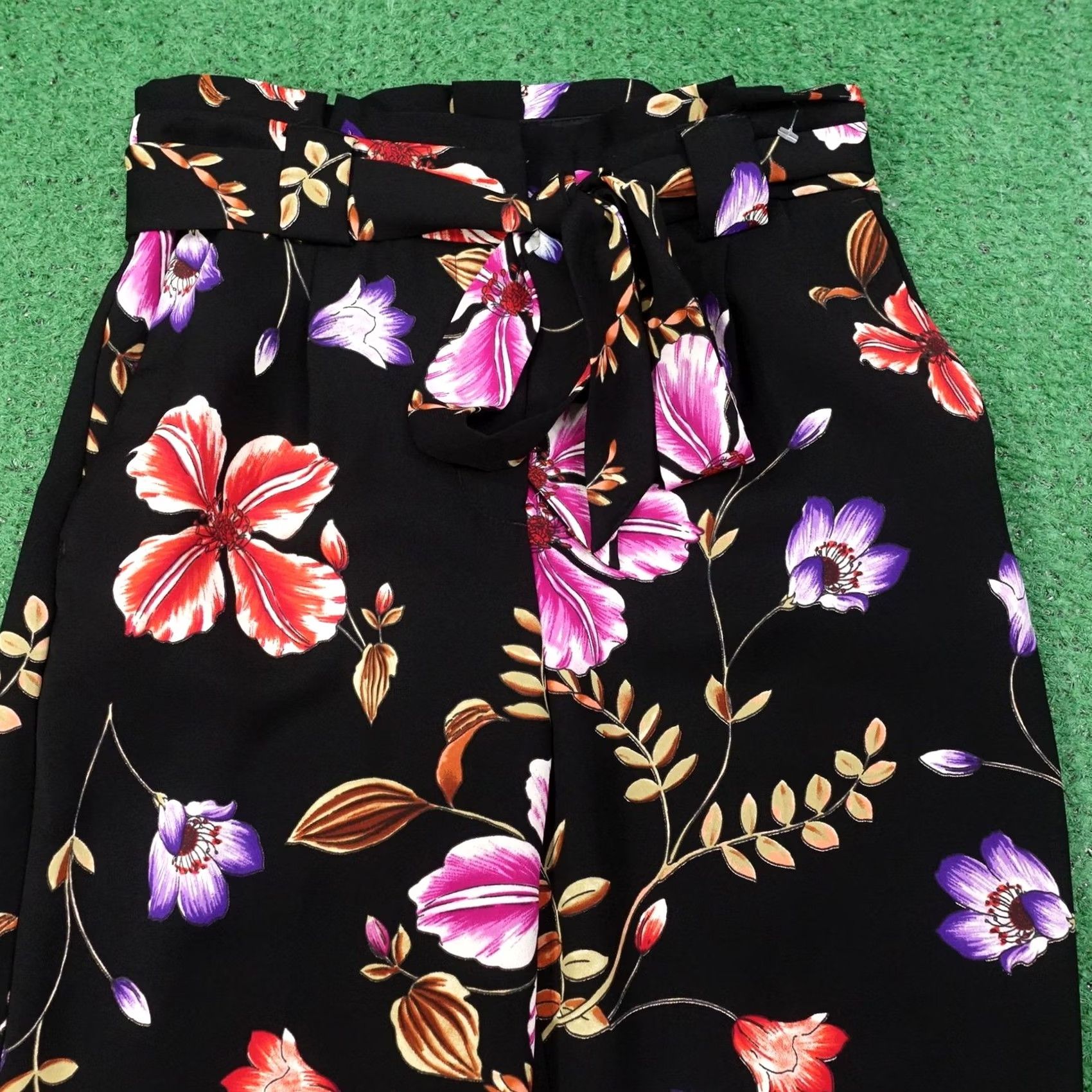 Express Express Pants Womens 00L Black Paperbag High Rise Belted Crepe Floral Ankle Size 24" / US 00 / IT 34 - 2 Thumbnail