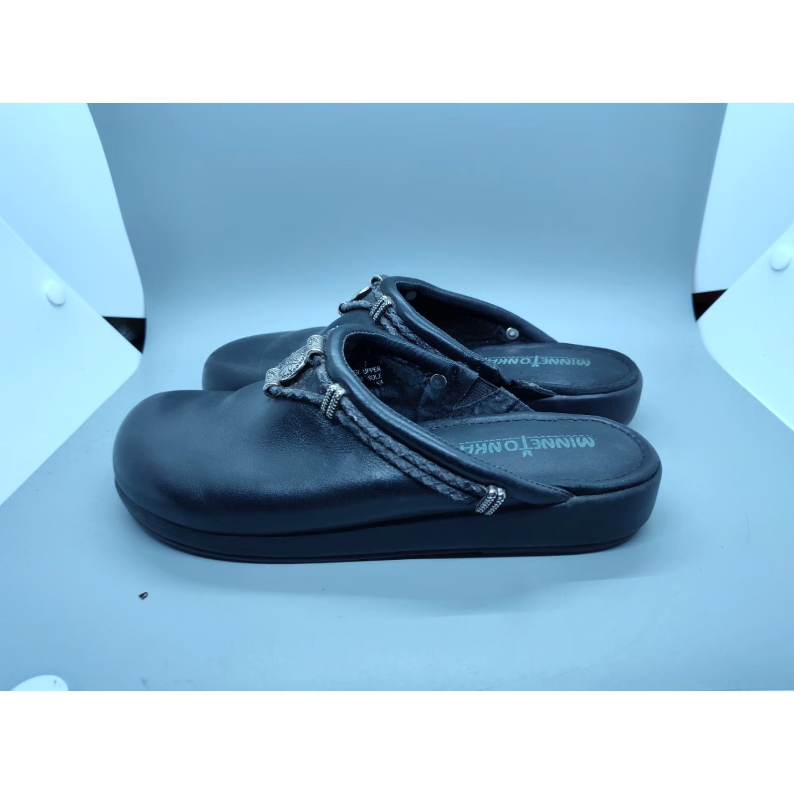 Minnetonka VINTAGE Minnetonka Women’s Clog Mule Flats Size 7 Black Leather Shoes Size US 7 / IT 37 - 3 Thumbnail
