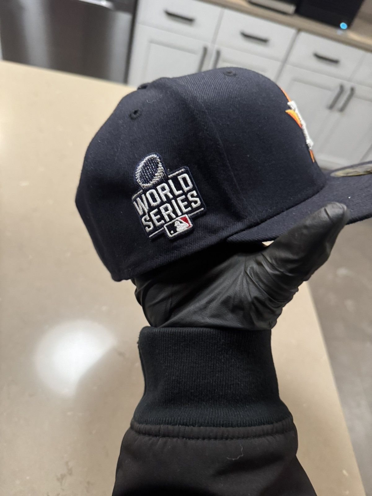 Other Huston new era 7 1/8 Size 30 - 2 Thumbnail