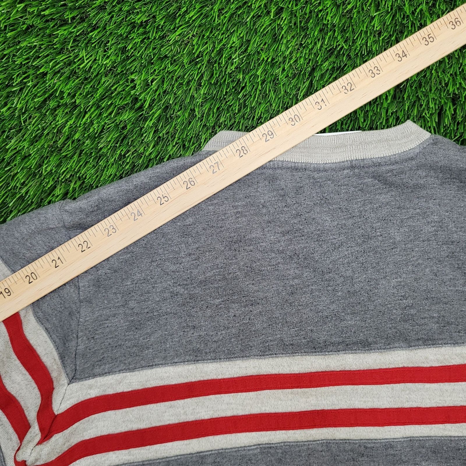 Wilson Vintage 90s Wilson Sweatshirt Womens Medium 20x23 Gray Size M / US 6-8 / IT 42-44 - 4 Thumbnail