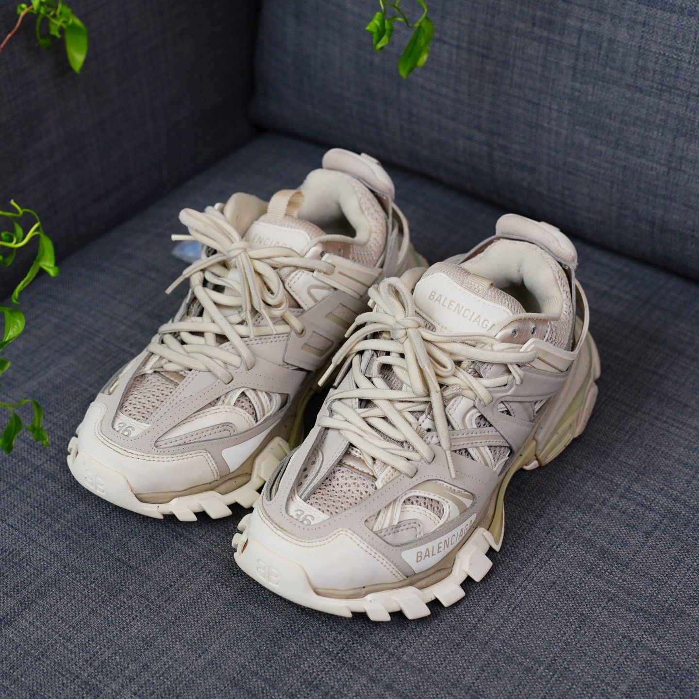 Balenciaga Balenciaga Brown Lowtop Sneakers us_6 Women Size US 6 / IT 36 - 1 Thumbnail