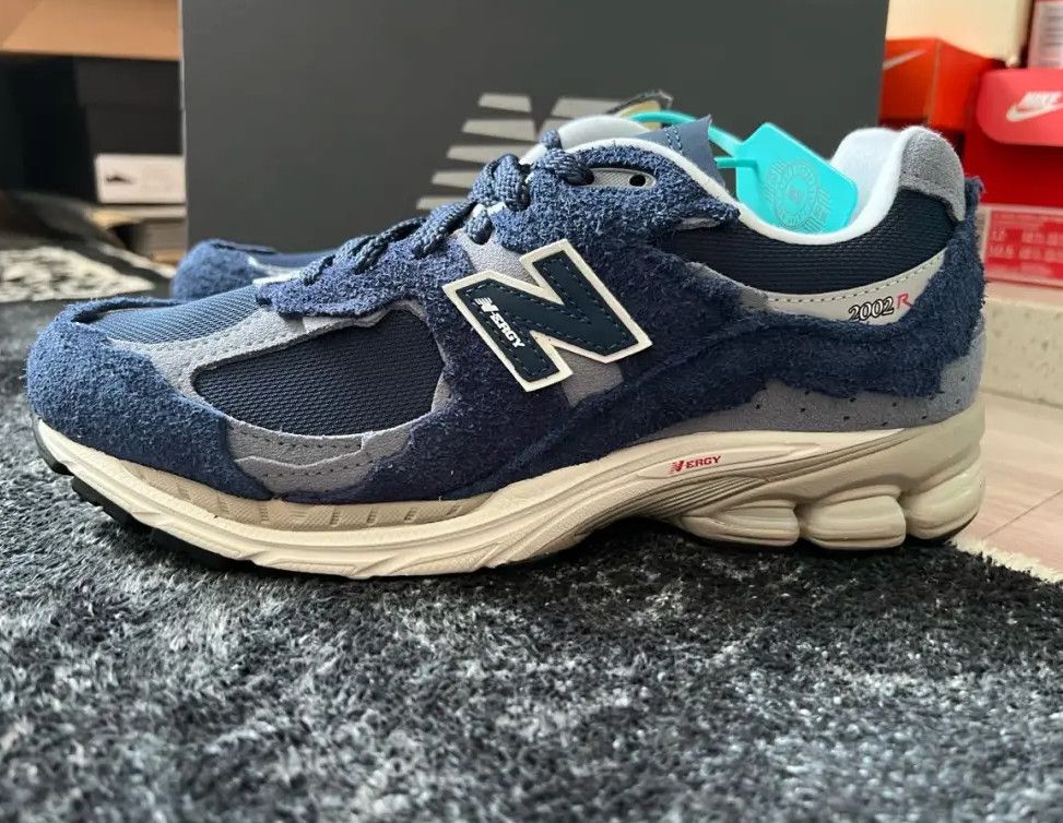 New Balance New Balance 2002R Protection Pack Navy Grey Size US 8 / EU 41 - 3 Thumbnail