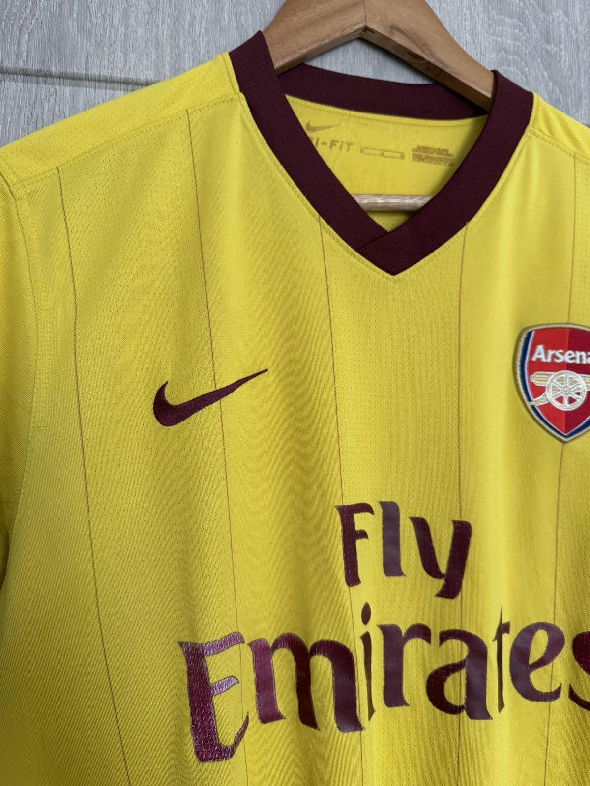 Nike Rare Nike Fly Emirates Arsenal Dri-Fit Jersey Soccer Men's Size US L / EU 52-54 / 3 - 6 Thumbnail