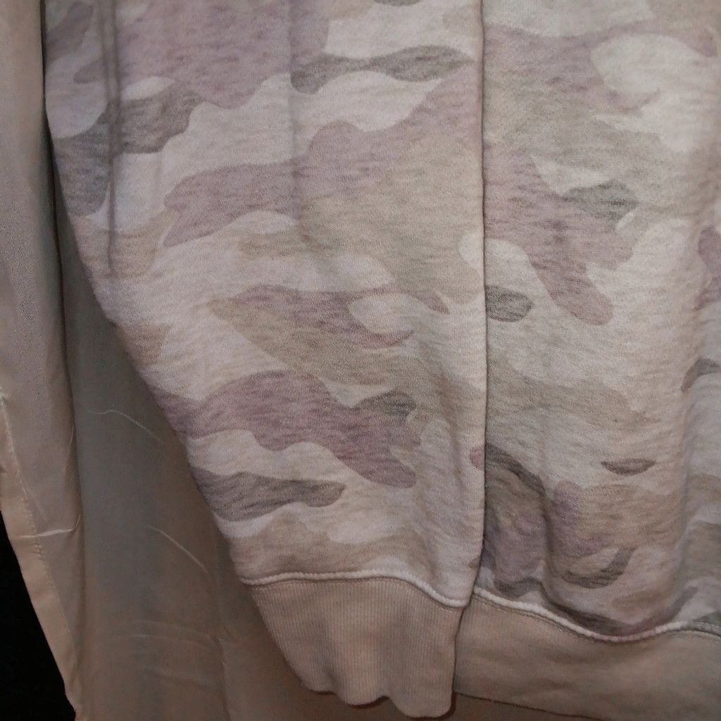 Other Source unknown ,camo sweatshirt, womens XL, EUC Size XL / US 12-14 / IT 48-50 - 5 Thumbnail