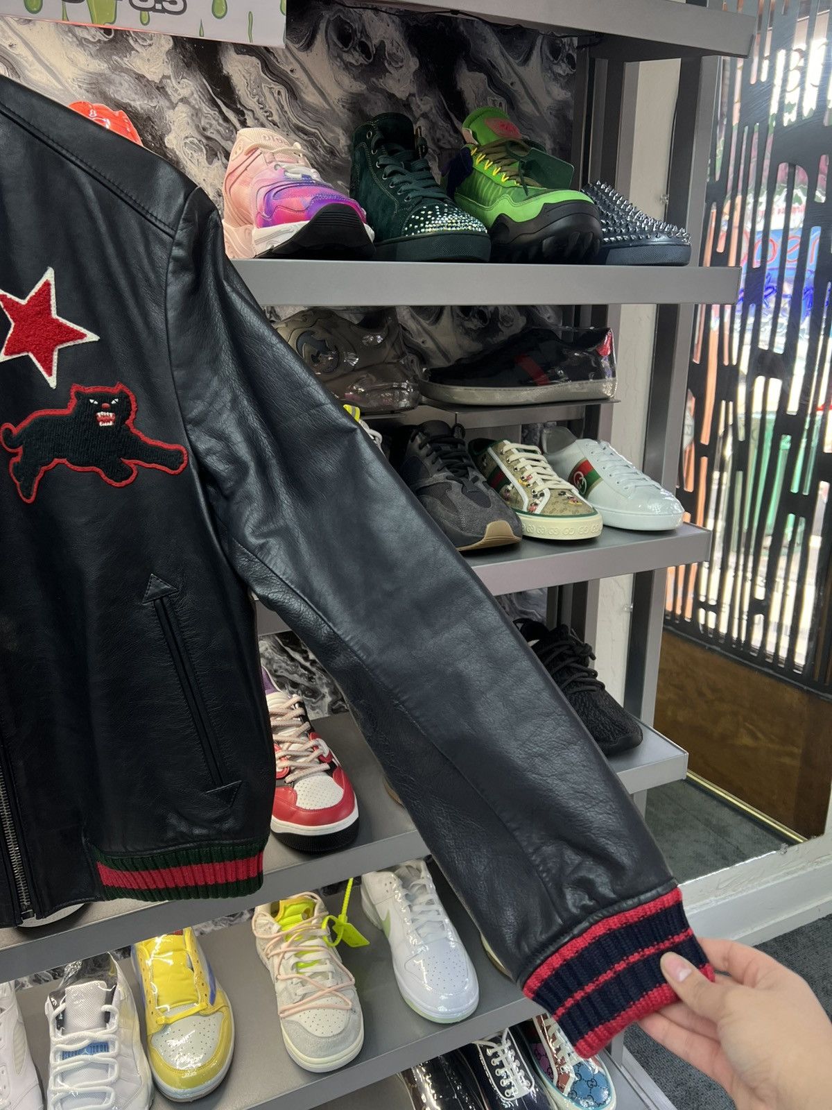 Gucci Gucci Panther Patch Leather Zip Size US M / EU 48-50 / 2 - 4 Thumbnail