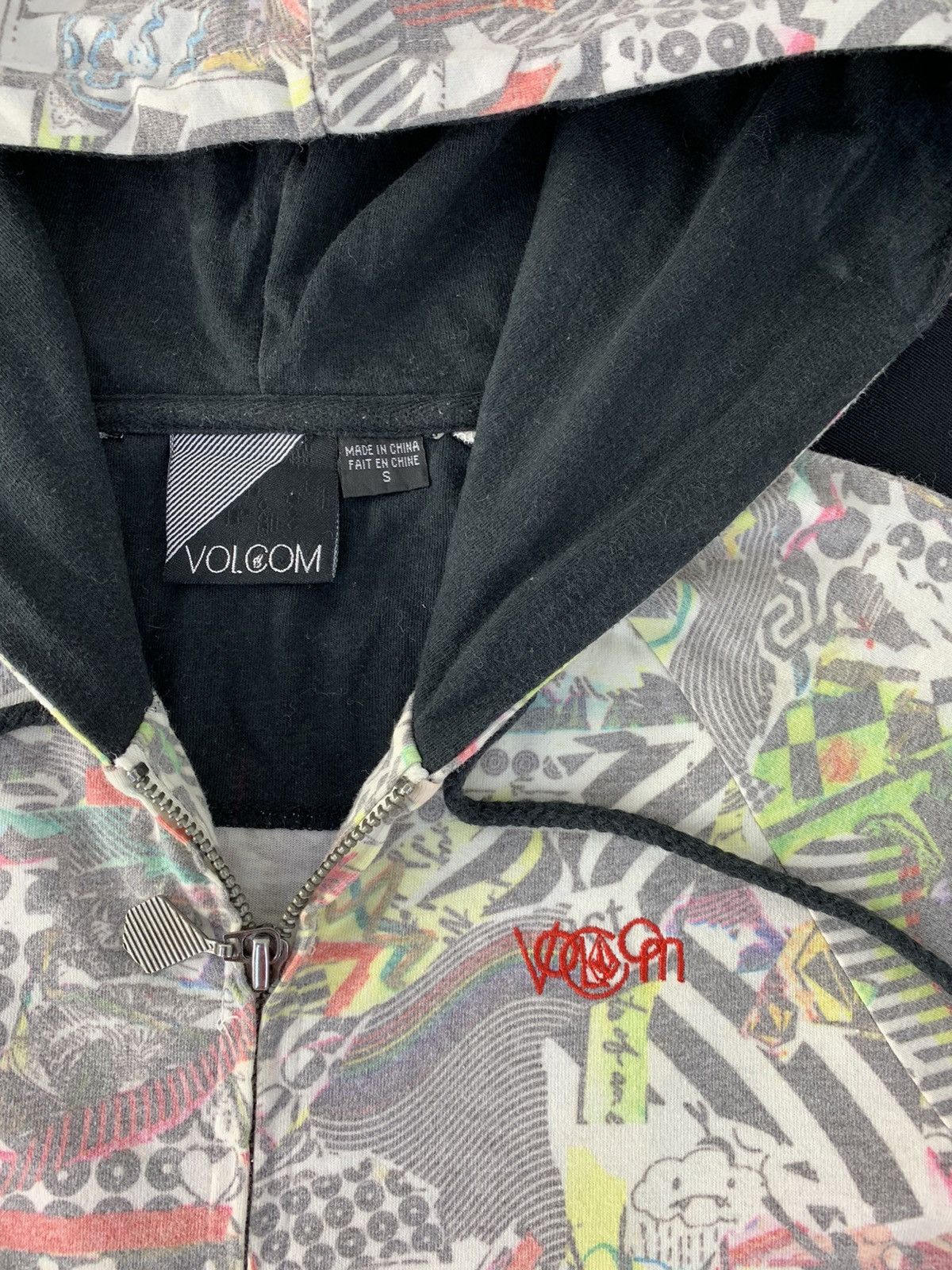 Vintage Hype Volcom Over Printed Big Front Pocket Full Zip Hoodies Size S / US 4 / IT 40 - 4 Thumbnail