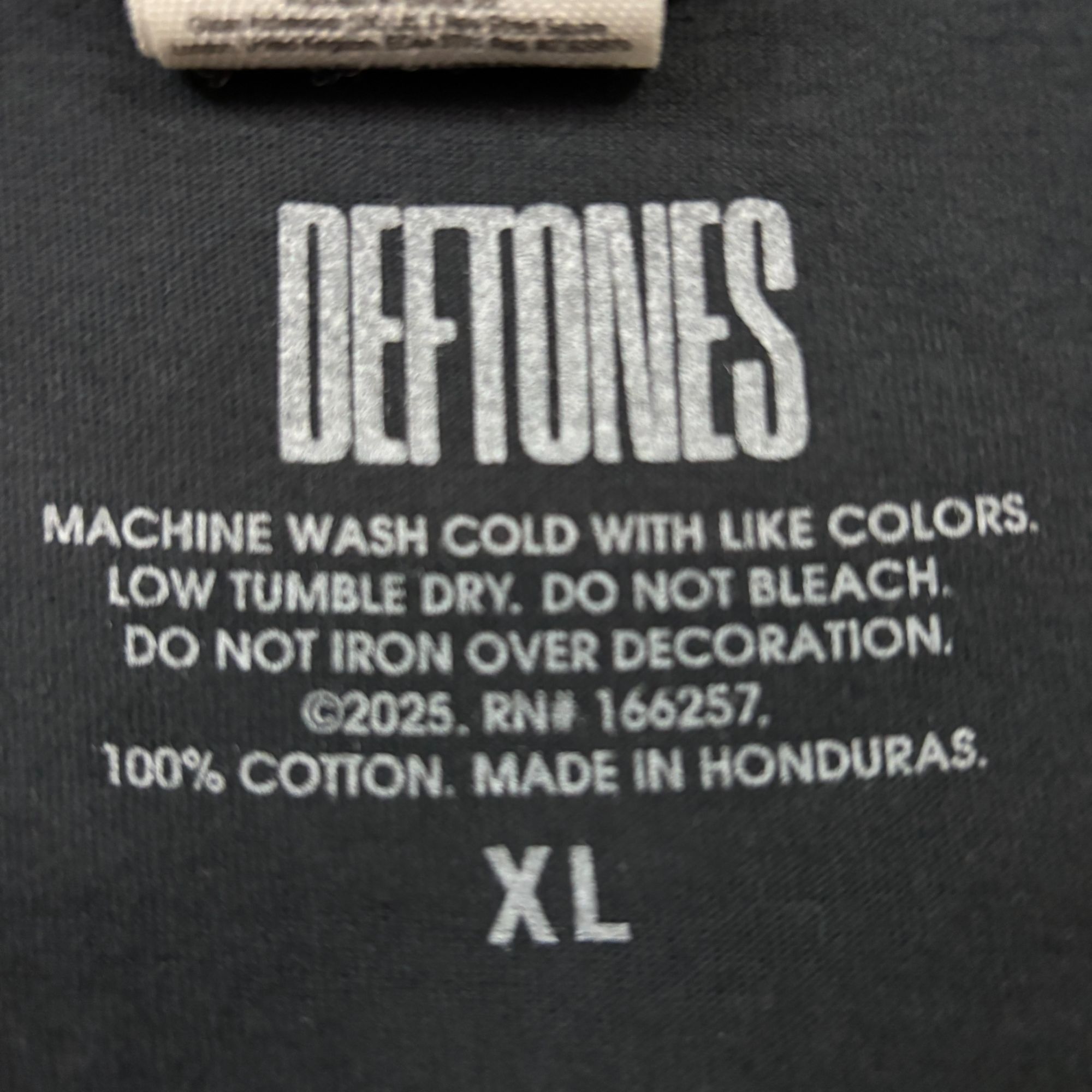 Band Tees Deftones Private Music 2025 NA Tour City Lights Band Tee XL Size US XL / EU 56 / 4 - 4 Thumbnail