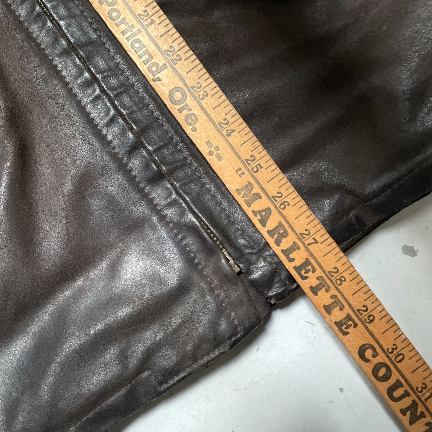 Vintage Vintage Vera Pelle Brown Leather Buckle Back Cinch Jacket S Italy Leather Motorcycle Jacket 90s 80s Unbranded Unisex Mens Womens Bags Attachments Size US S / EU 44-46 / 1 - 5 Thumbnail