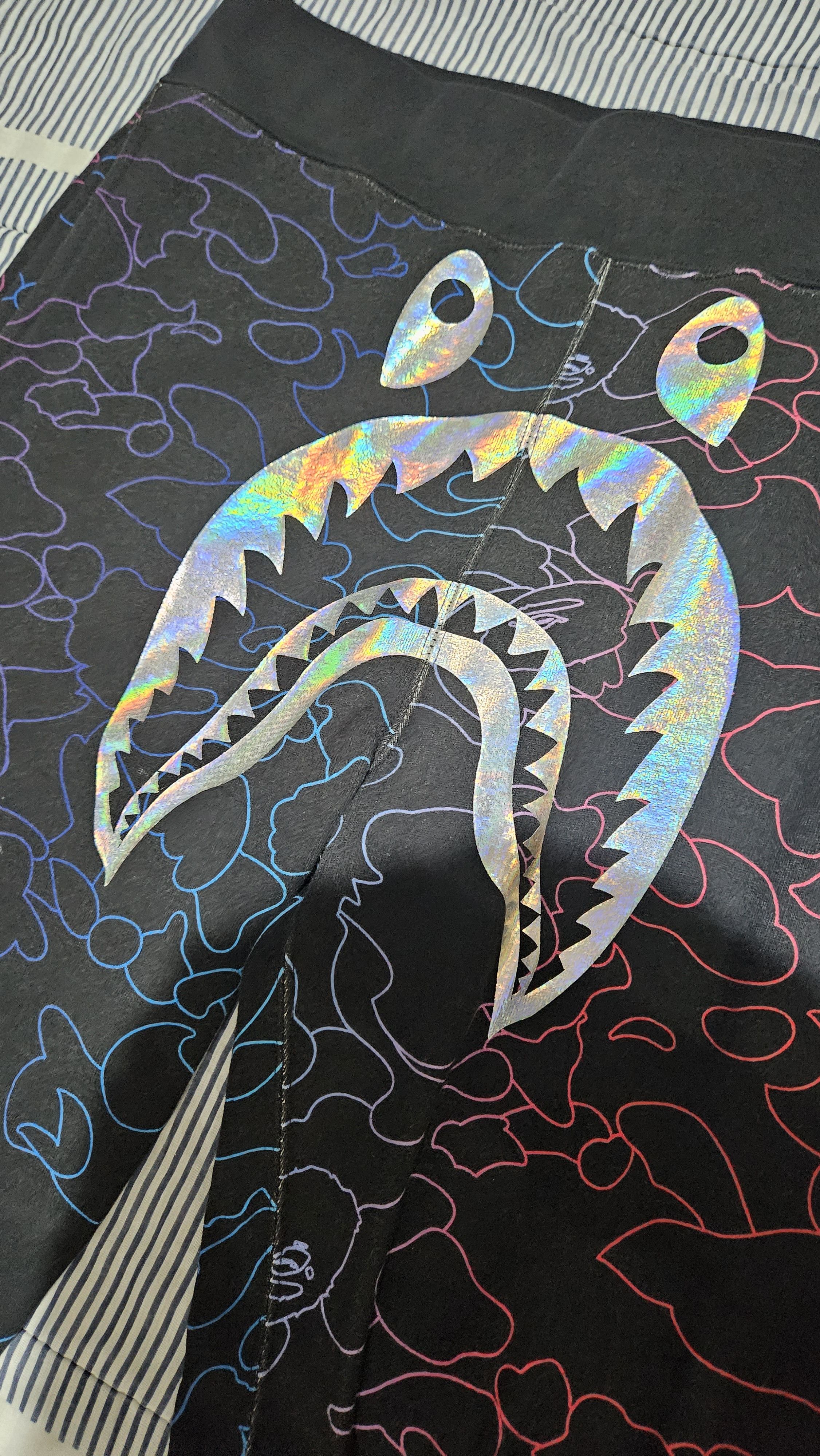 Bape Bape Pencil Camo Hologram Shark Sweatpants XL Size US 36 / EU 52 - 3 Thumbnail