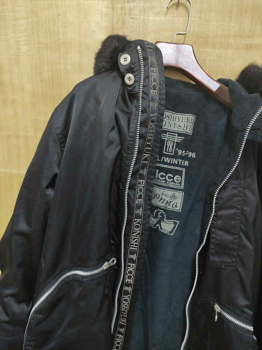 Yoshiyuki Konishi FALL WINTER 1995/96 YOSHIYUKI KONISHI FICCE PARKA FUR HOODED Size US M / EU 48-50 / 2 - 14 Thumbnail