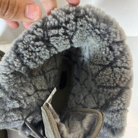Ugg UGG Waterproof Women’s Shearling Winter Boots Size 8 Size US 8 / IT 38 - 4 Thumbnail
