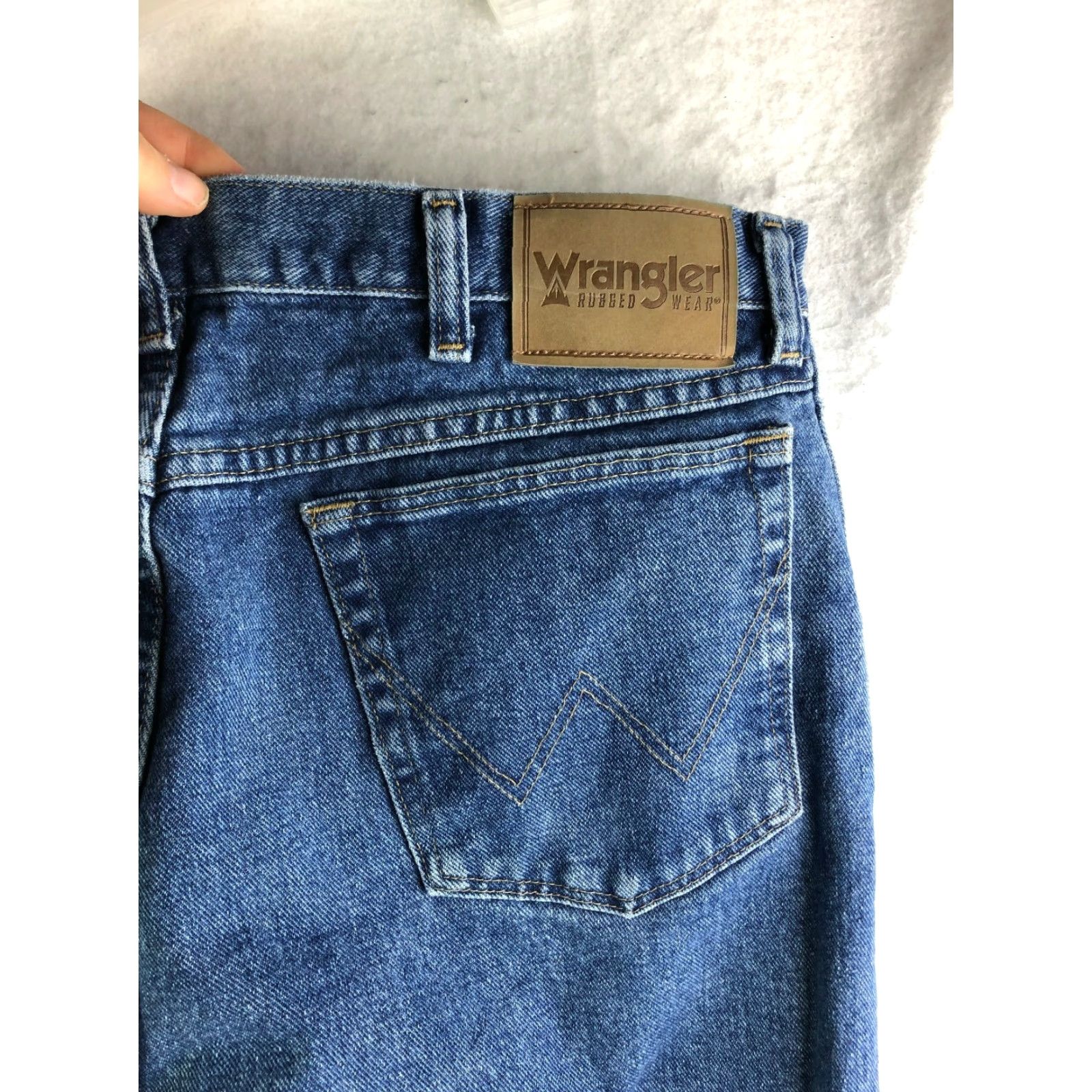 Wrangler Wrangler Jeans Mens 36x30 Denim Blue Medium Wash Straight Leg Mid Rise Regular Inseam 30 Vintage No Size US 36 / EU 52 - 6 Thumbnail