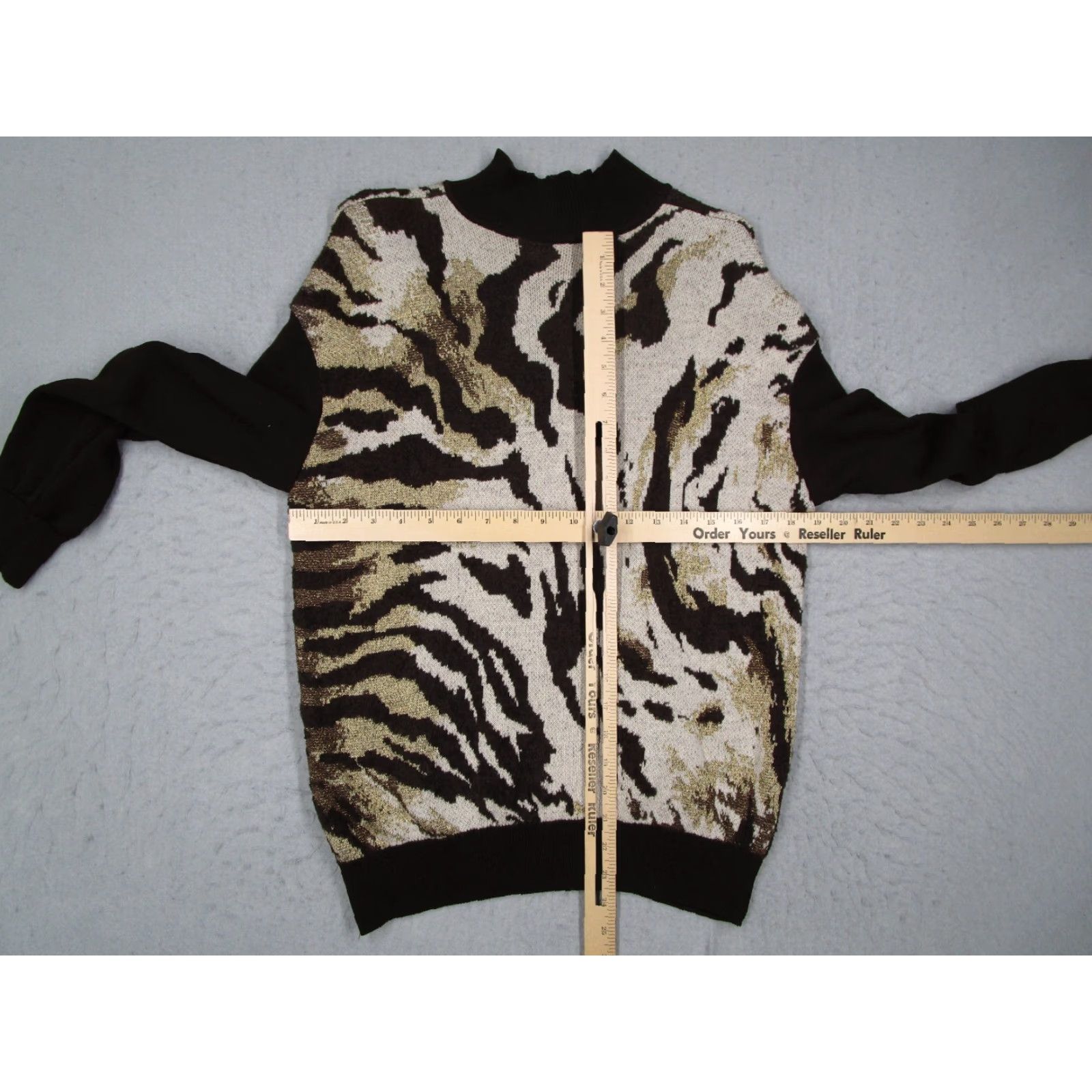 Vintage VINTAGE St John Collection Marie Gray Sweater Women Small Brown AOP Tiger 90s Size S / US 4 / IT 40 - 6 Thumbnail