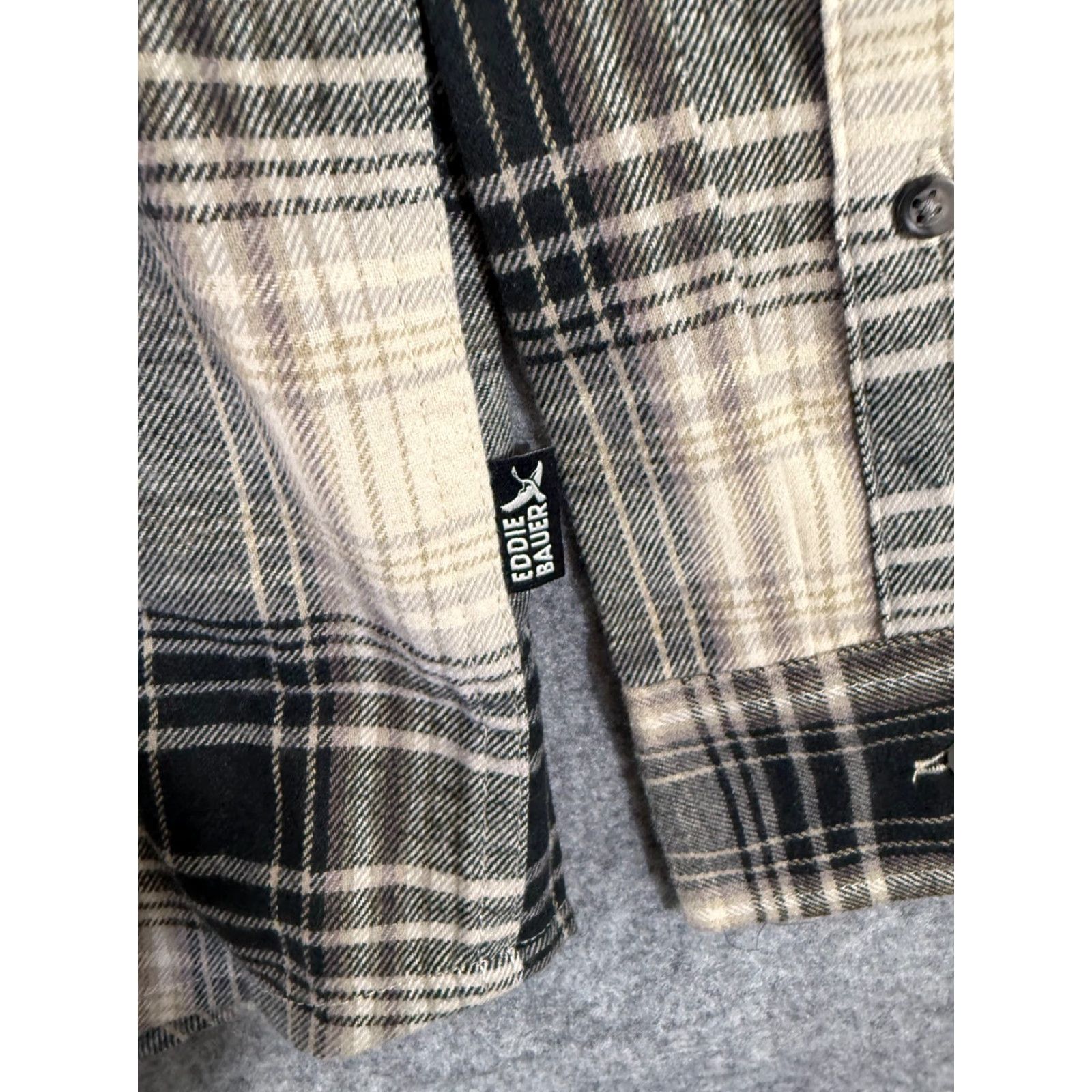 Eddie Bauer VINTAGE Eddie Bauer Flannel Shirt Mens 2XL Cream Black Plaid Button-Up Long Sleeve NWT Size US XXL / EU 58 / 5 - 5 Thumbnail