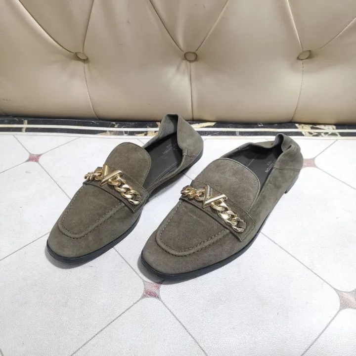 Louis Vuitton Louis Vuitton Women's Suede Loafers in Brown 0079 Size US 7 / IT 37 - 1 Thumbnail