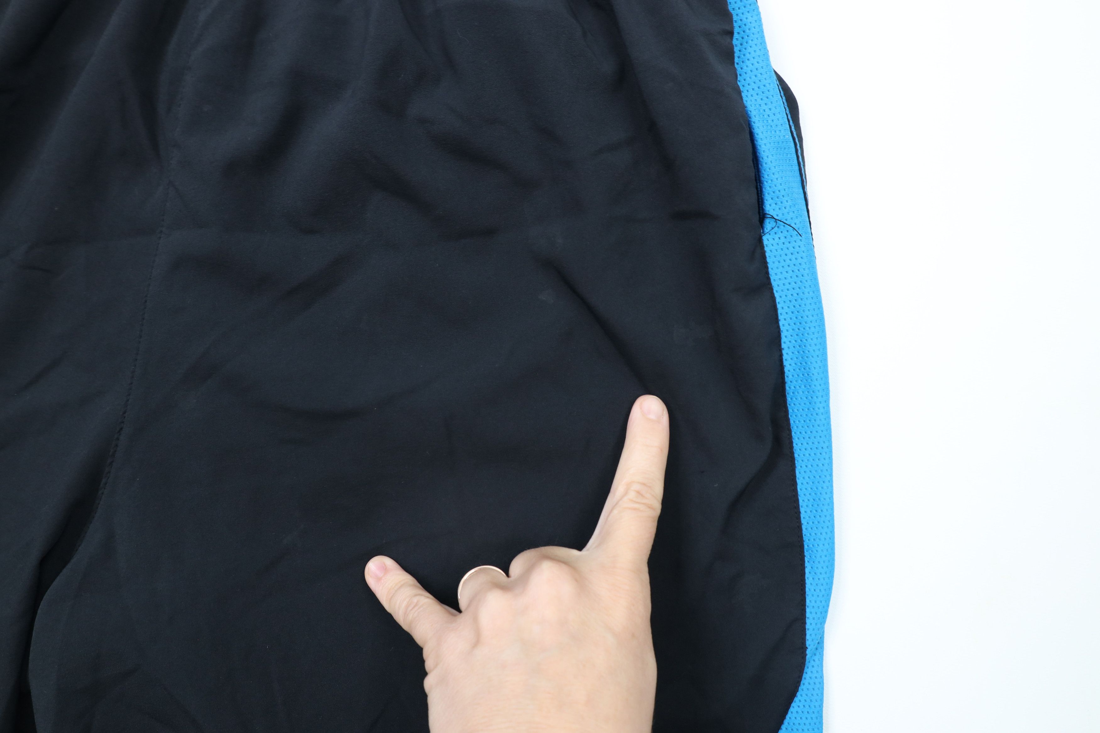 Asics × Vintage Vintage Asics Reflective Lined Gym Jogging Running Shorts Size US 34 / EU 50 - 14 Thumbnail