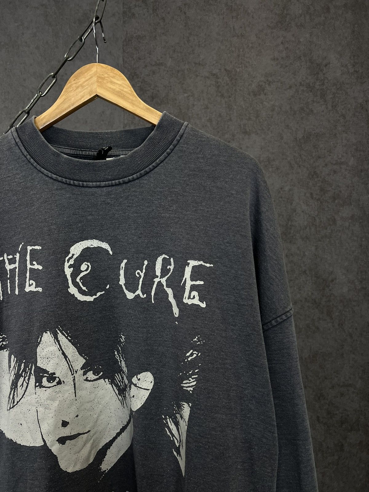 Band Tees The Cure rock band sweatshirt Size US M / EU 48-50 / 2 - 2 Thumbnail