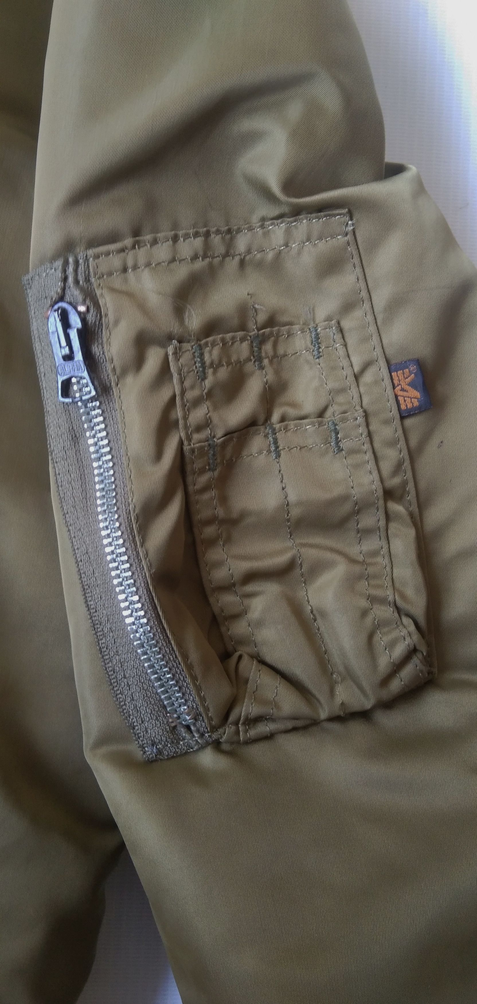 Alpha Industries Vtg alpha industries bomber jacket Size US L / EU 52-54 / 3 - 5 Thumbnail