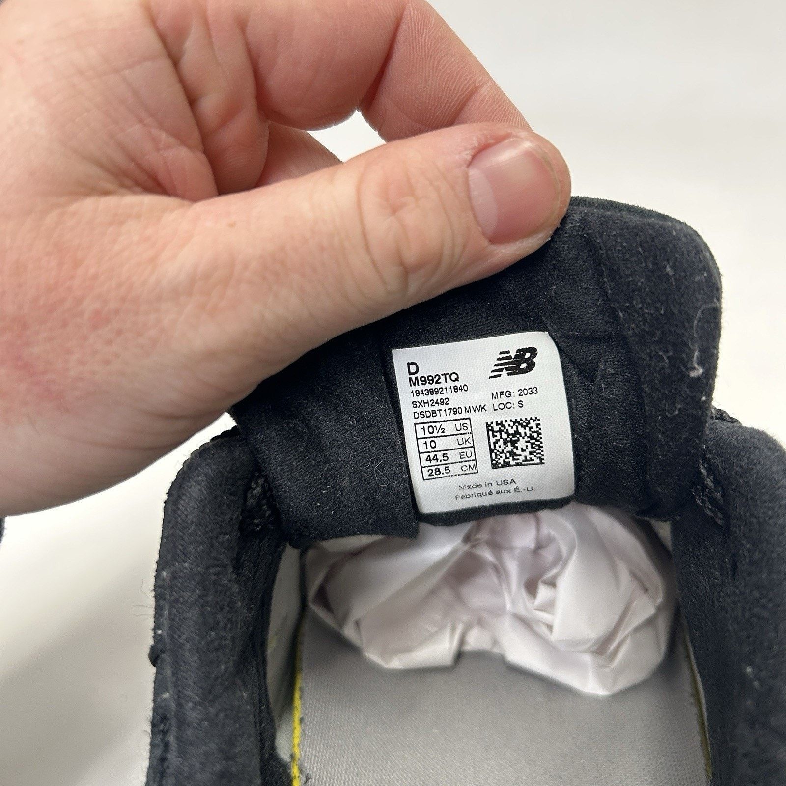 New Balance New Balance 992 Made In USA “Black/Grey/Volt” M992TQ Size US 10.5 / EU 43-44 - 8 Thumbnail
