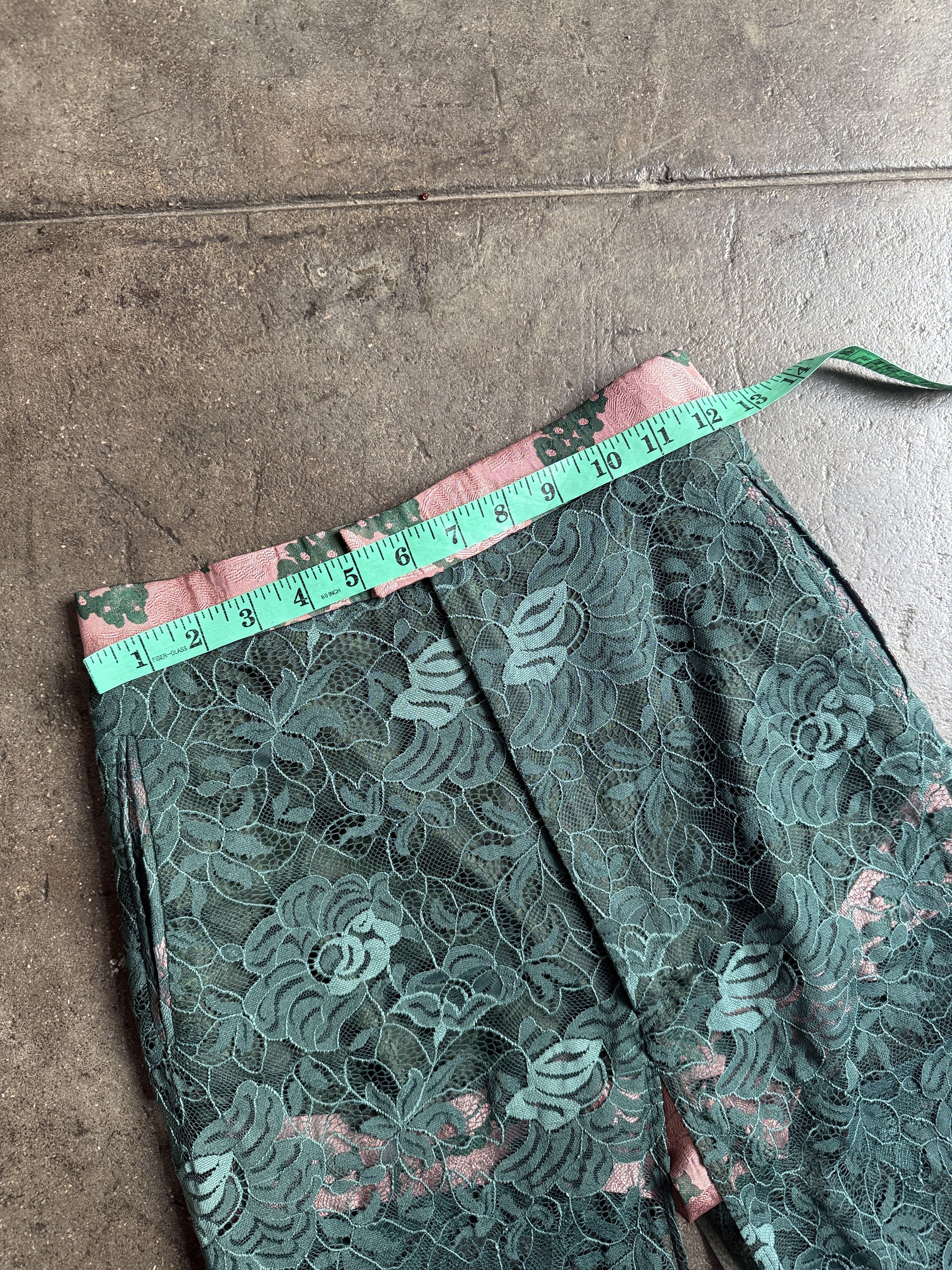 Vivienne Westwood 2019 Green Lace Pants w/ Oriental Pink Strcutured underwear Size 26" / US 2 / IT 38 - 16 Thumbnail