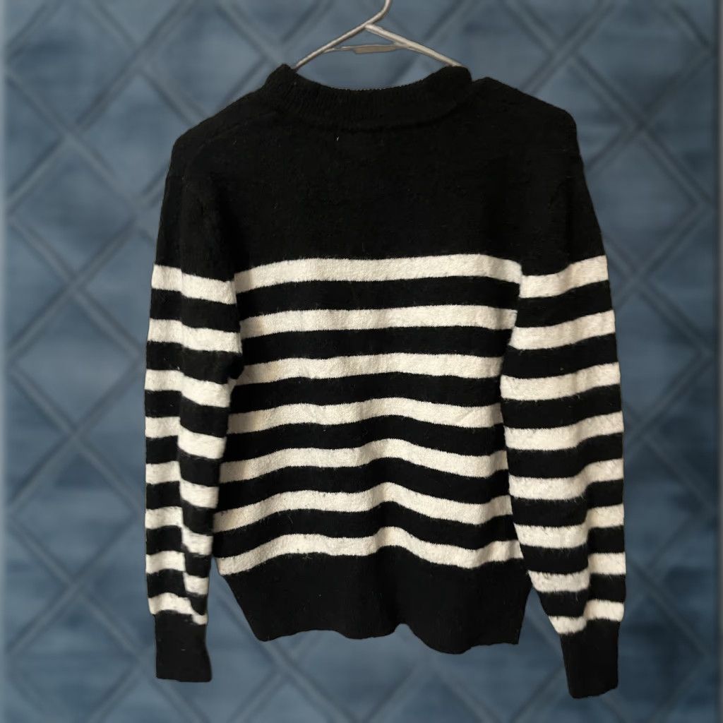 H&M H & M Women’s Knit Sweater Black & White Striped Size XS Acrylic Shirt Womens Size XS / US 0-2 / IT 36-38 - 1 Thumbnail