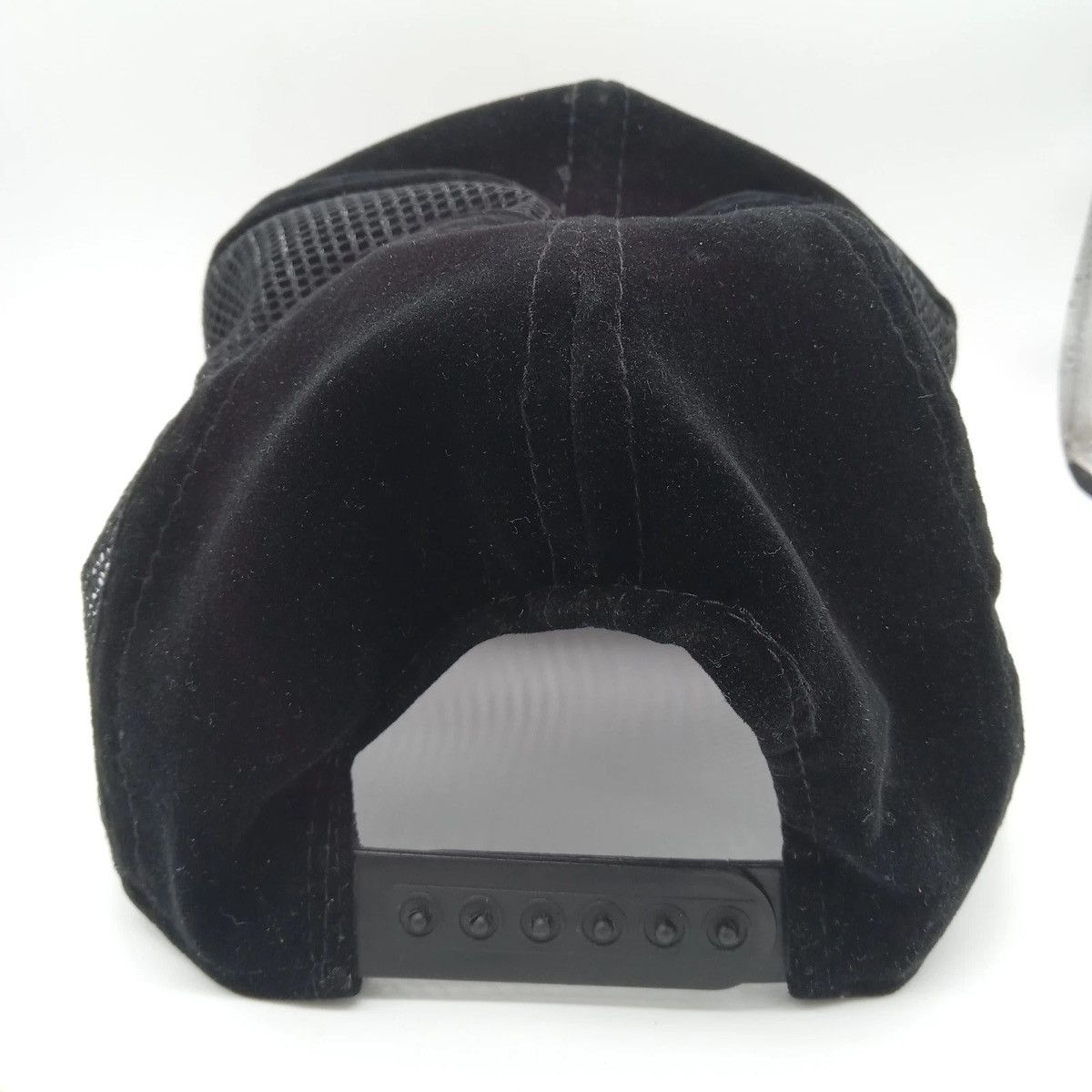 Other 970s Black Velvet Embroidered Souvenir Trucker Hat Mesh Back Size ONE SIZE - 5 Thumbnail