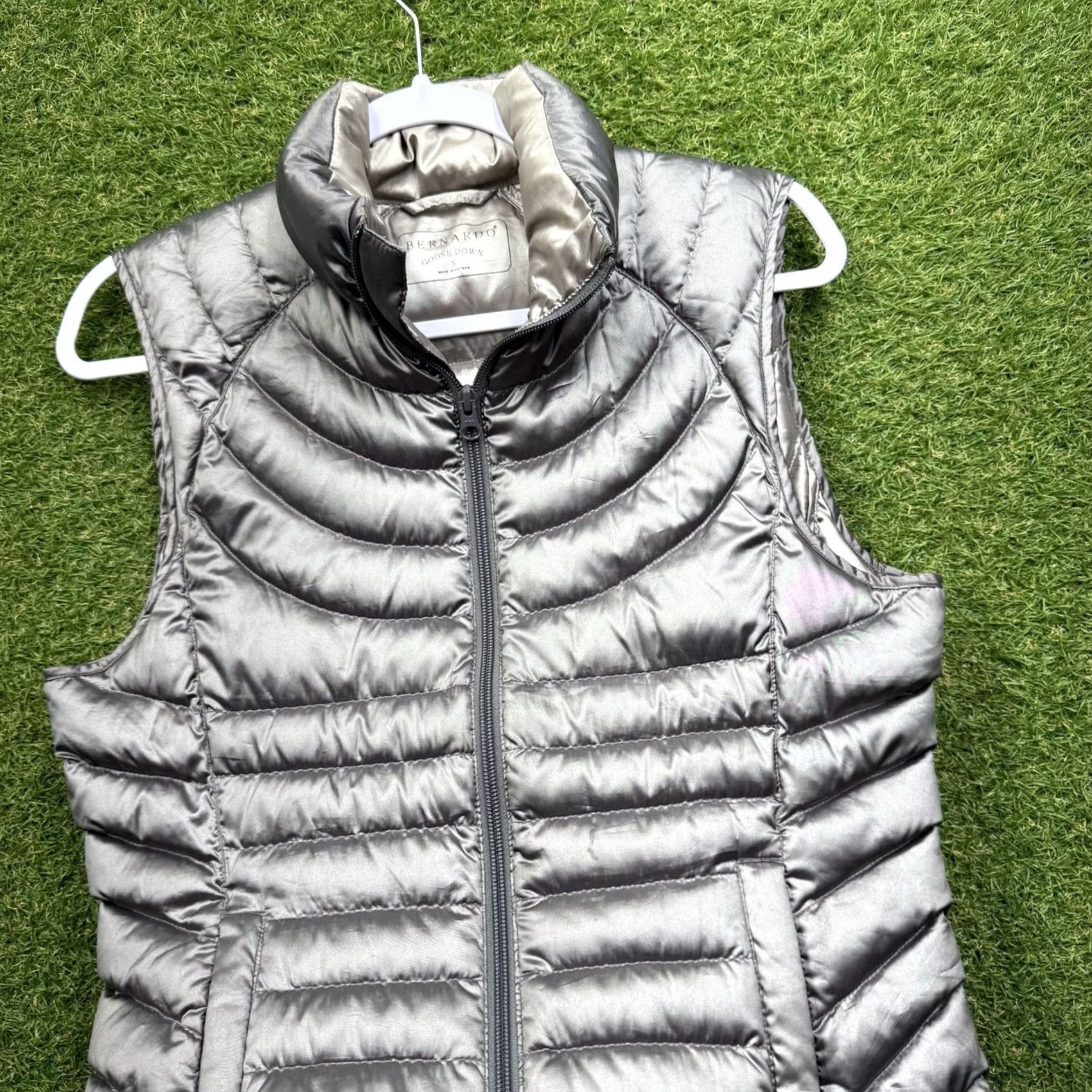 Vintage Bernardo Puffer Vest Womens Small Down Fill Primaloft Full Zip Hiking Metallic Green Vest Womens Small Down Fill Full Zip Outdoor Puffer Bernar do Size S / US 4 / IT 40 - 3 Thumbnail