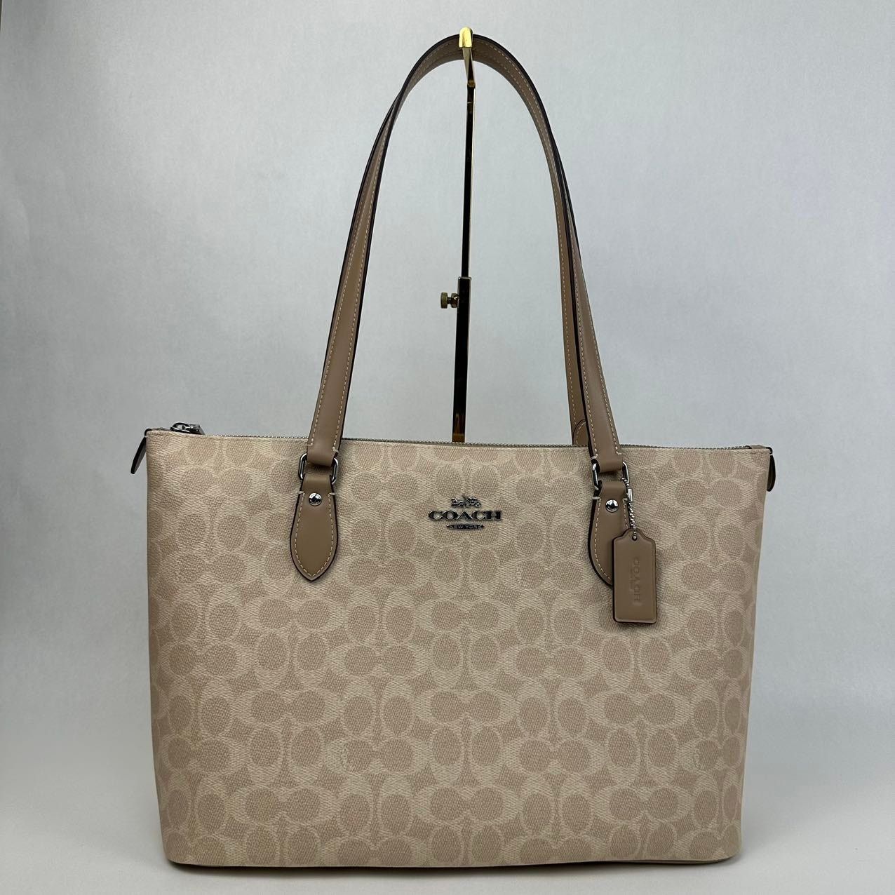 NWT COACH CH504 sold Gallery Tote in Signature Canvas & Lather Light Khaki Petunia.