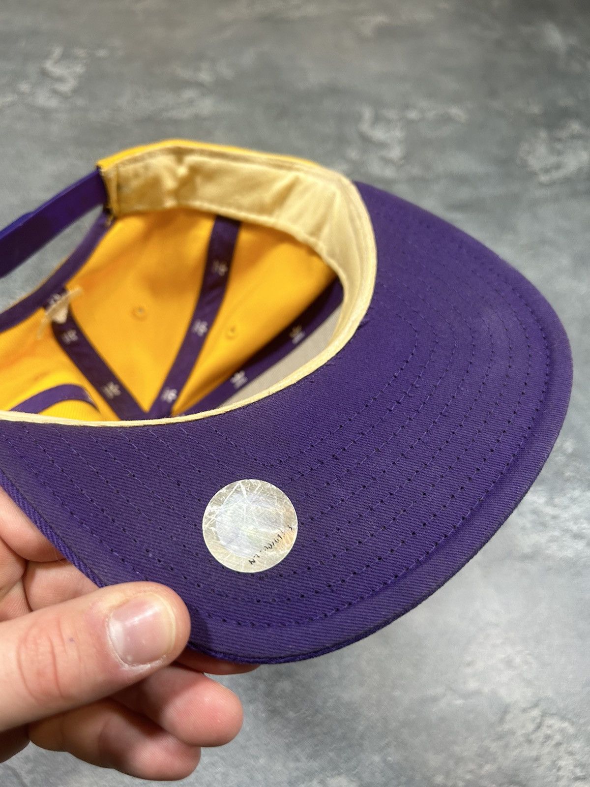 NBA × Vintage Los Angeles Lakers Vintage Adidas SnapBack Size ONE SIZE - 3 Thumbnail
