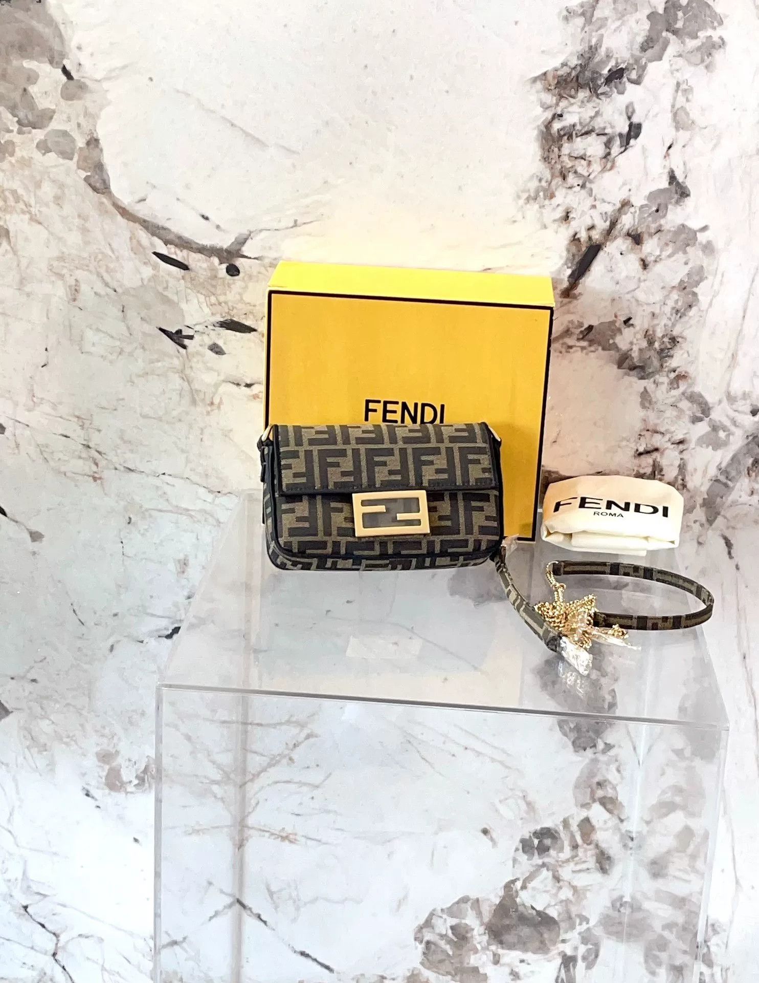 Fendi Pre-loved Bag Very good condition Size ONE SIZE - 1 Thumbnail