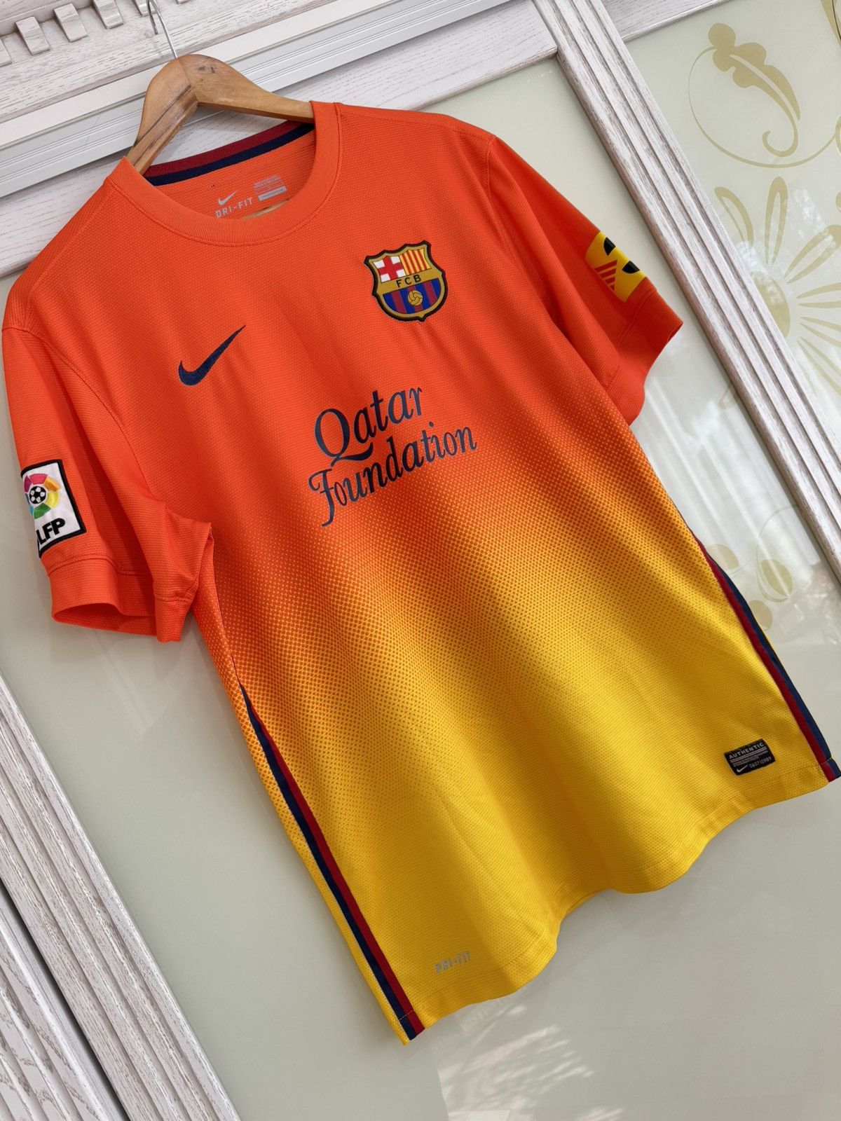 Nike Barcelona 2012-2013 Away Soccer Jersey Football Kit Shirt Size US L / EU 52-54 / 3 - 6 Thumbnail