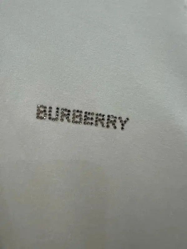 Burberry Burberry White Cotton Women's T-Shirt. Size L / US 10 / IT 46 - 2 Thumbnail