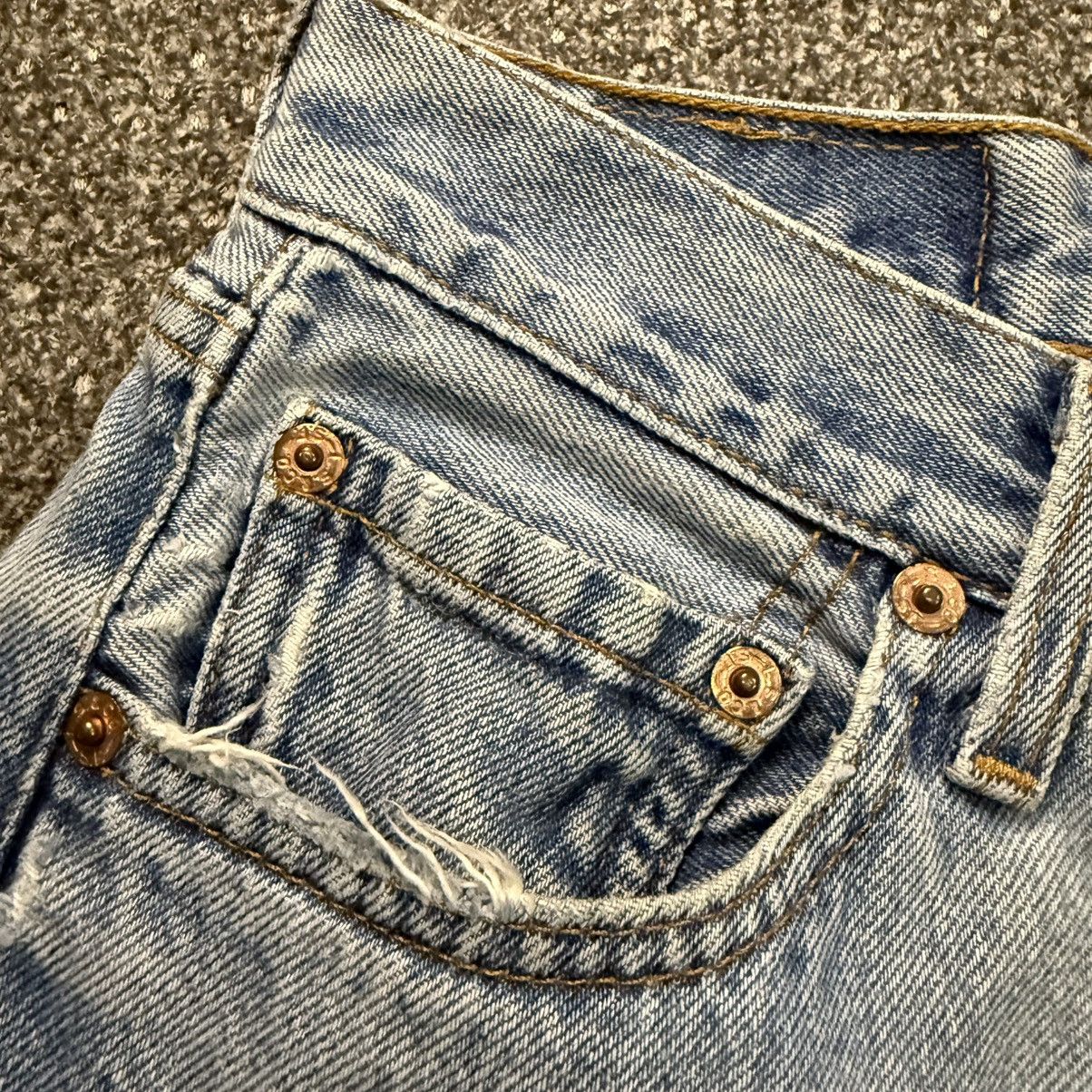 Levi's Vintage Clothing 🔥🇺🇸 Vintage 90s Levis 501 Super Distressed Faded Denim Size US 30 / EU 46 - 12 Thumbnail