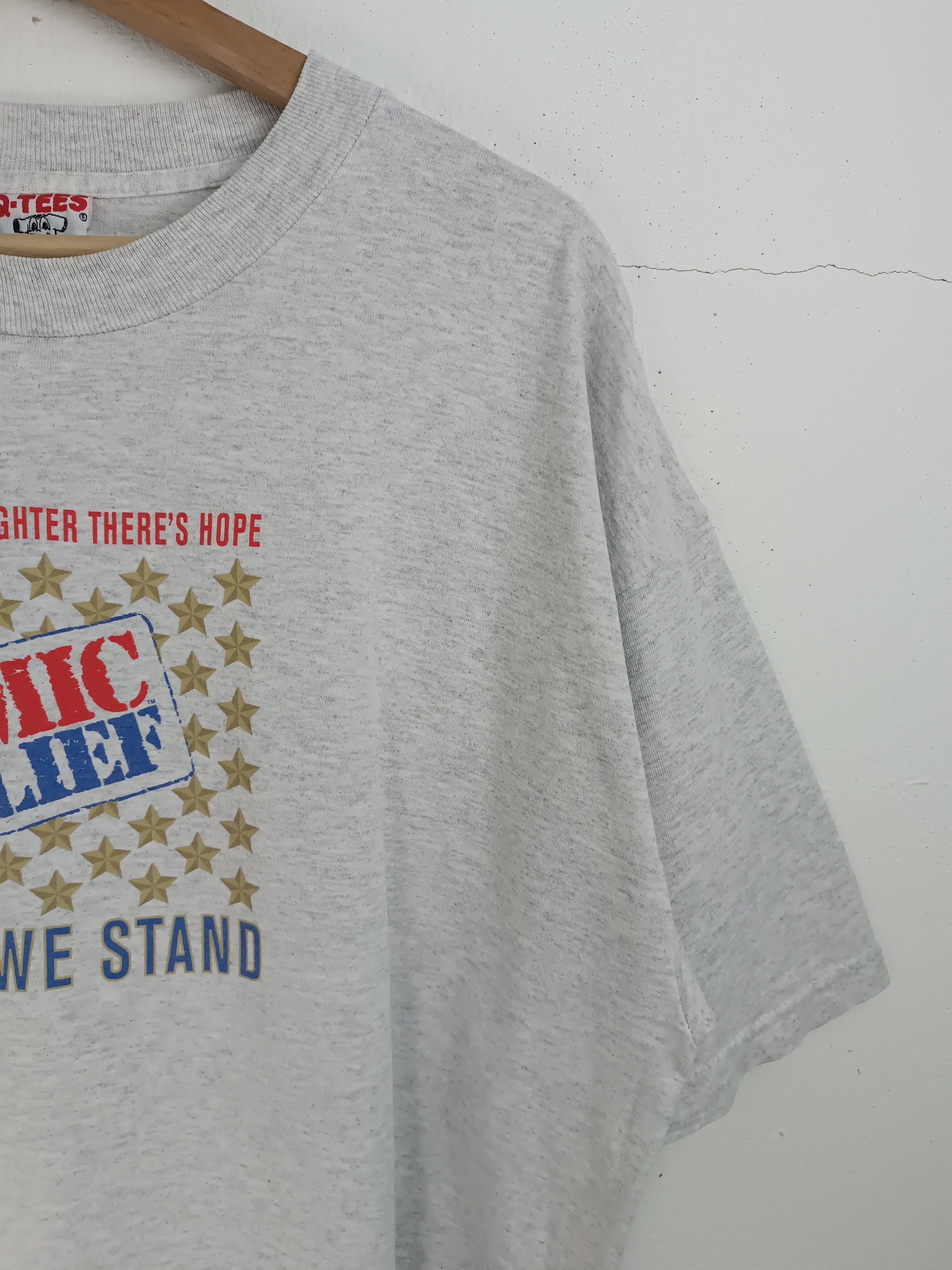 Vintage VINTAGE 90'S COMIC RELIEF UNITED ROBIN WILLIAMS WHOPPI TEE Size US XL / EU 56 / 4 - 6 Thumbnail