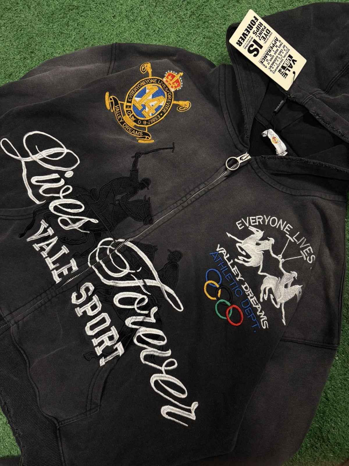 Vale Vale valley dreams big horse zip up hoodie Size US M / EU 48-50 / 2 - 3 Thumbnail