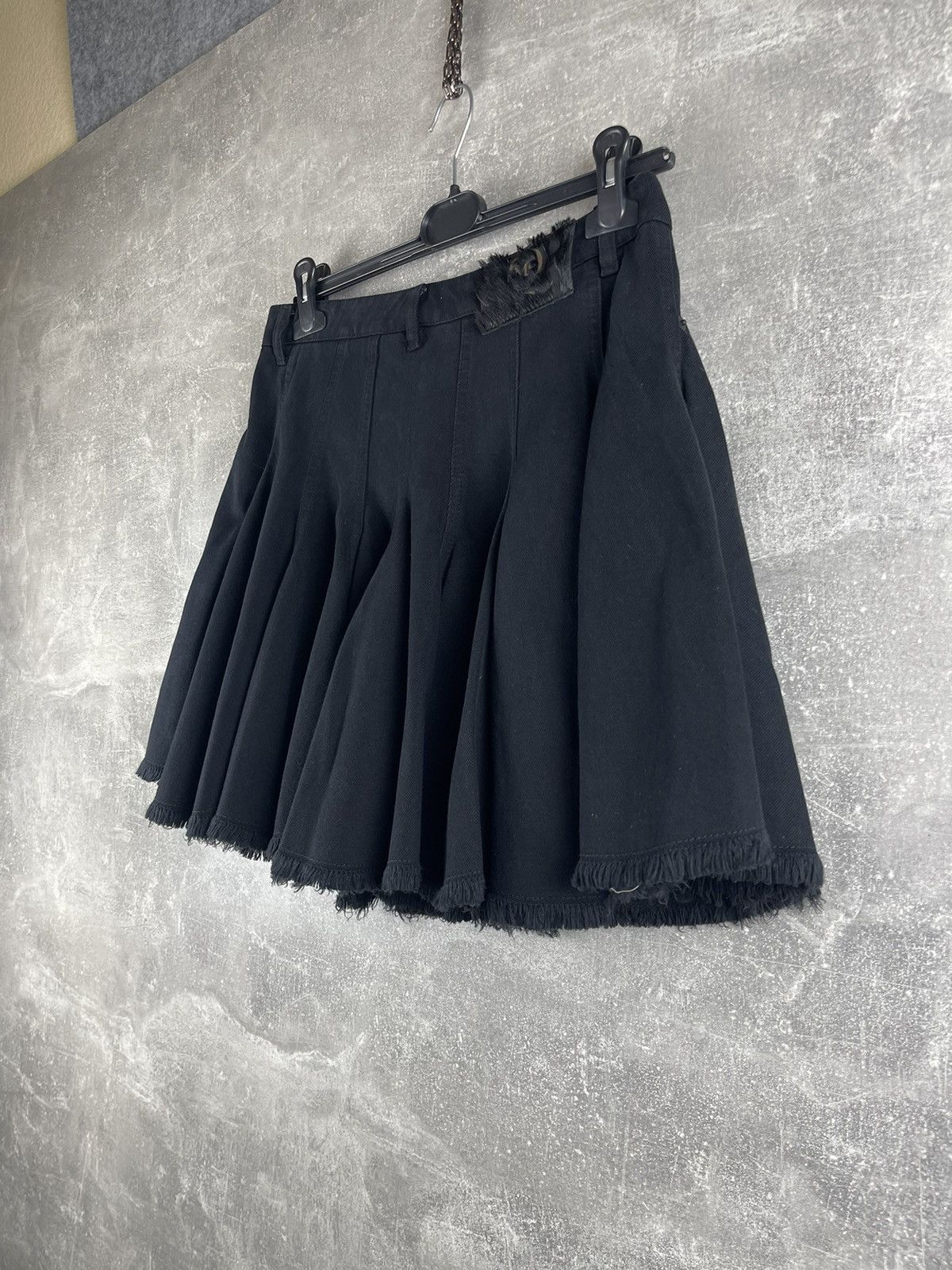 Alexander McQueen MCQ Alexander McQueen Archives Black Pleated Mini Skirt Size 30" / US 8 / IT 44 - 3 Thumbnail
