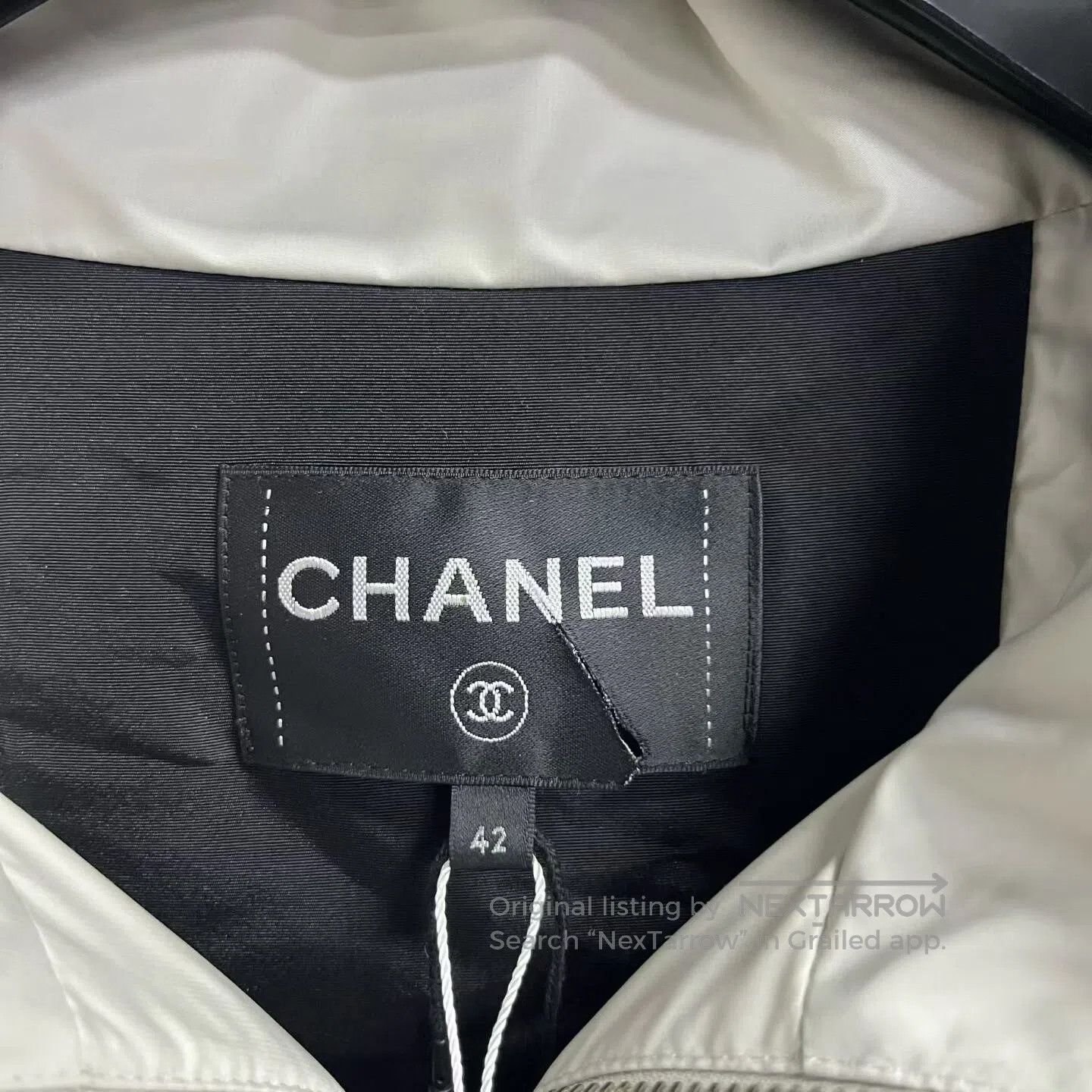 Chanel Chanel SIZE 42 Long printed hooded jacket with a plush lin Size L / US 10 / IT 46 - 2 Thumbnail