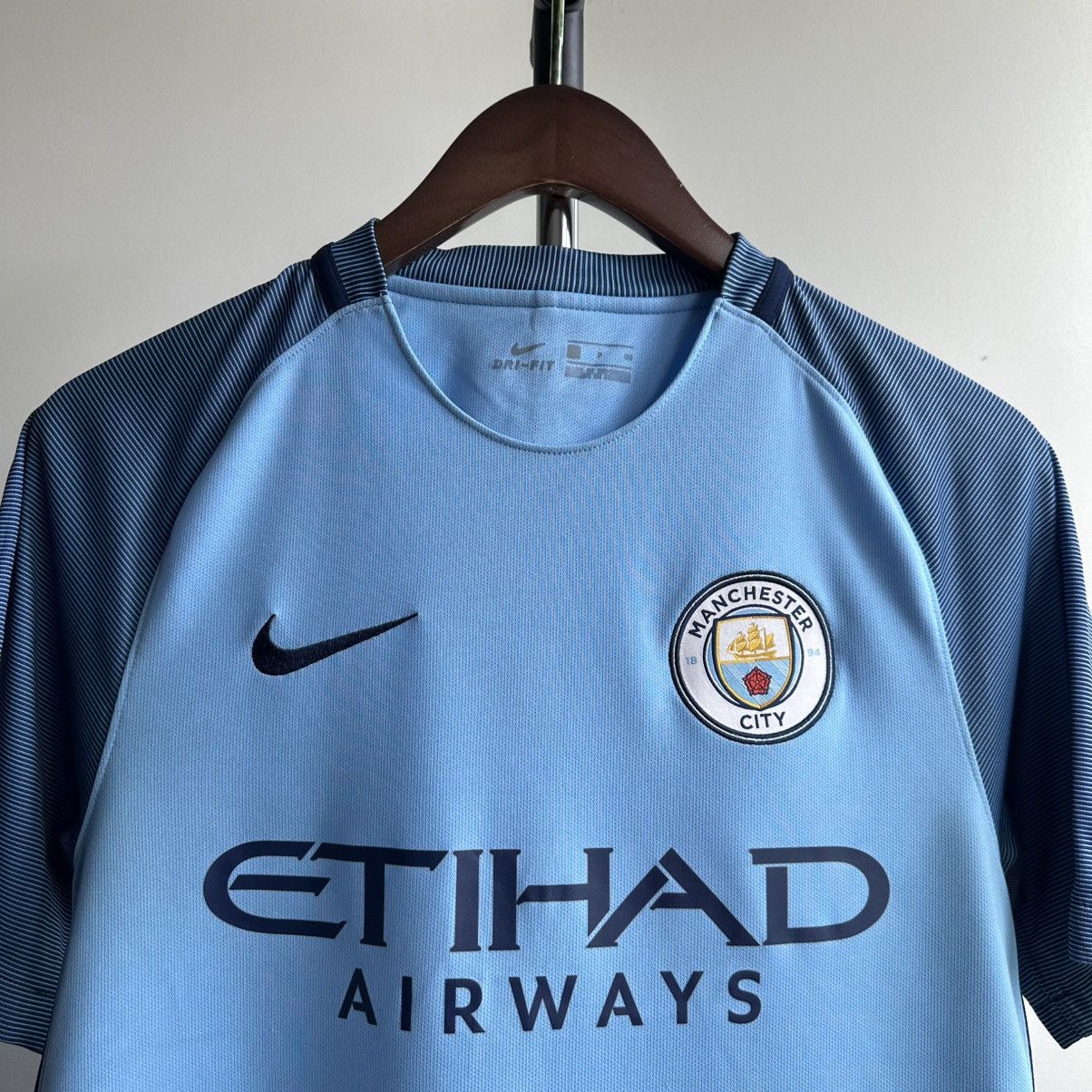 Nike Nike FC Manchester City 2016/17 Soccer Jersey Football Shirt Size US S / EU 44-46 / 1 - 2 Thumbnail