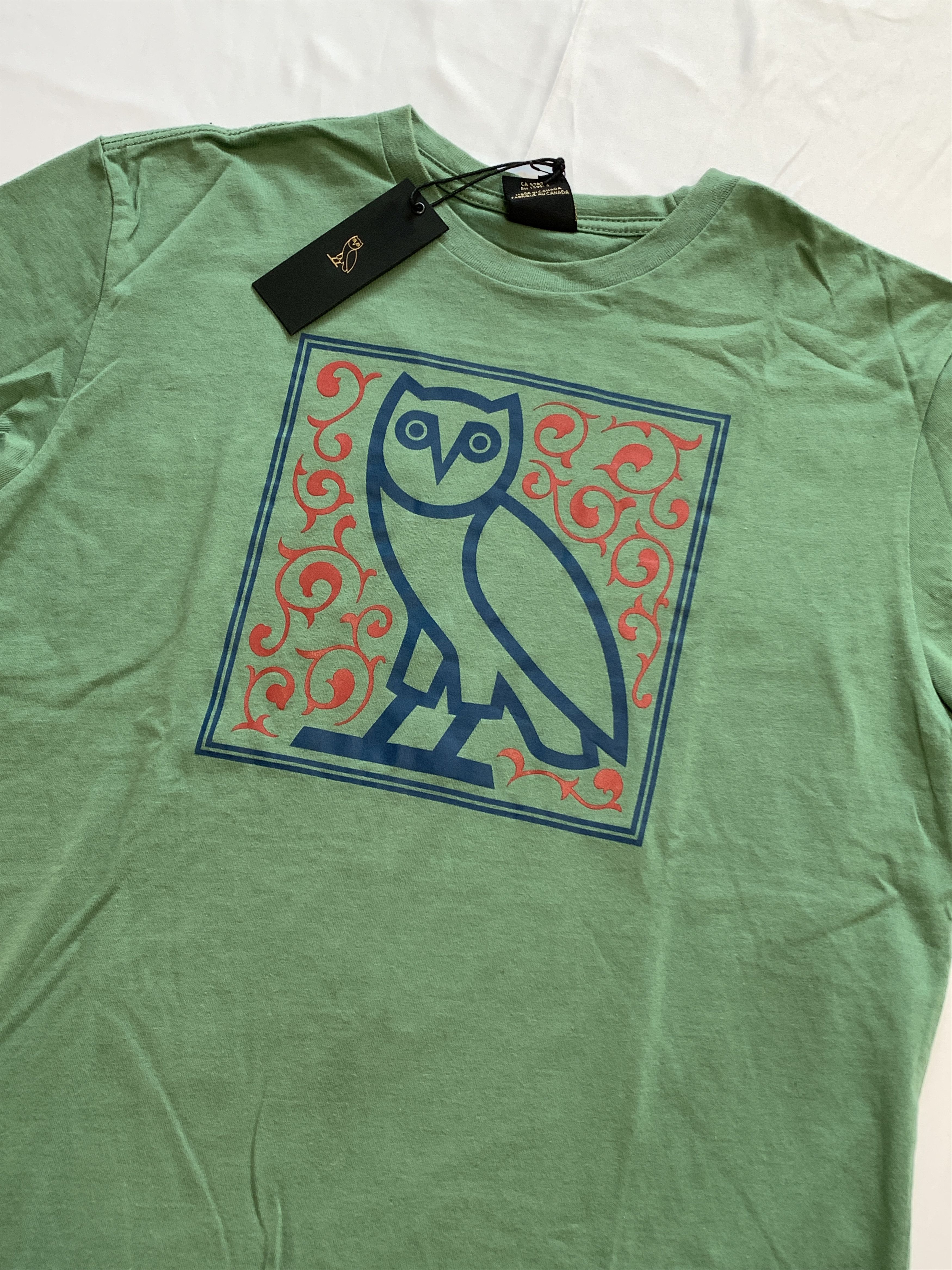 Drake OVO Family Arabic Calligraphy Owl T-shirt Green Size US XL / EU 56 / 4 - 2 Thumbnail